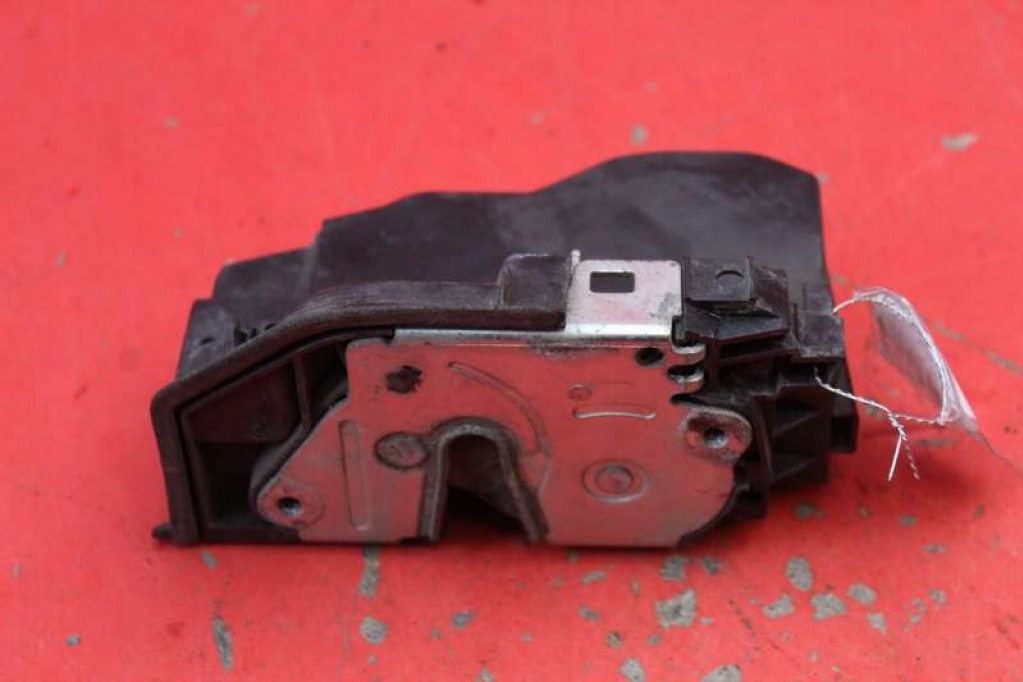 lock door right rear part rear 7154630 BMW E87 04-07