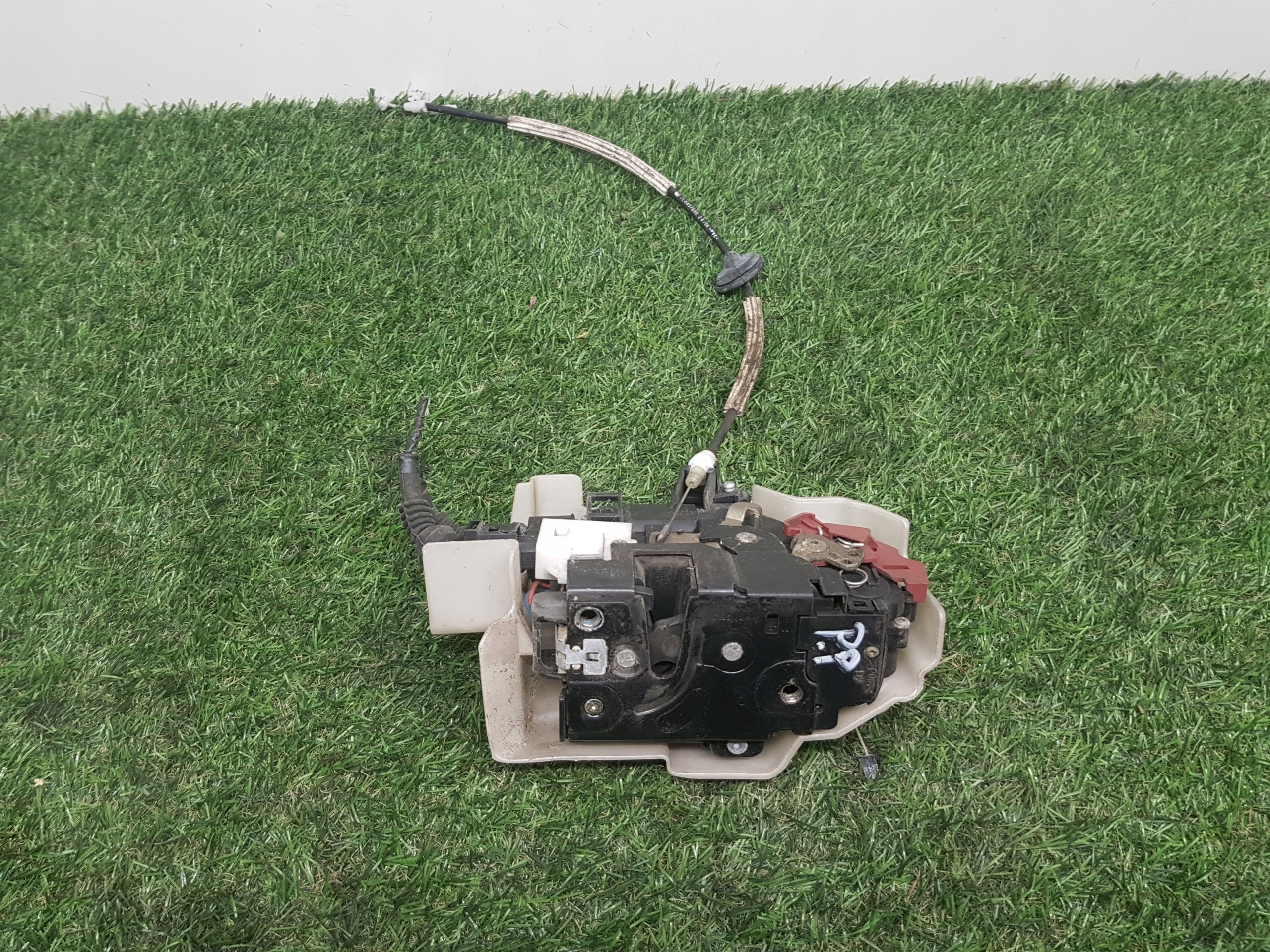 lock door right front VOLKSWAGEN TOUAREG