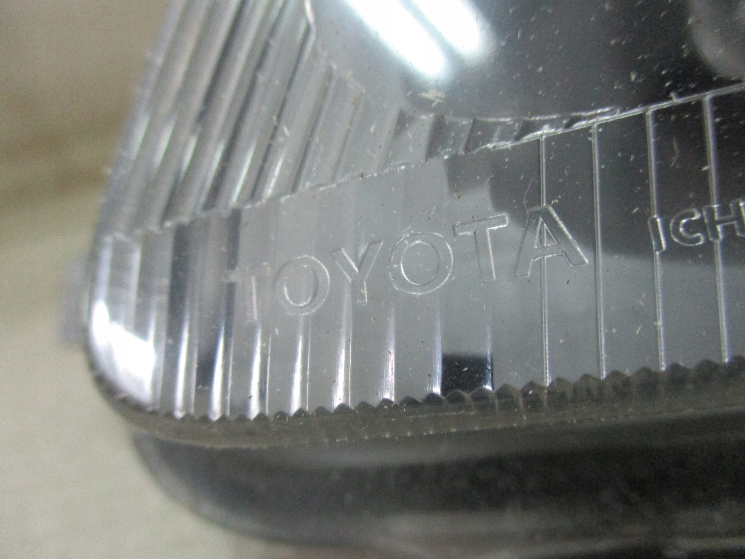 light front left Toyota Yaris and 99-03
