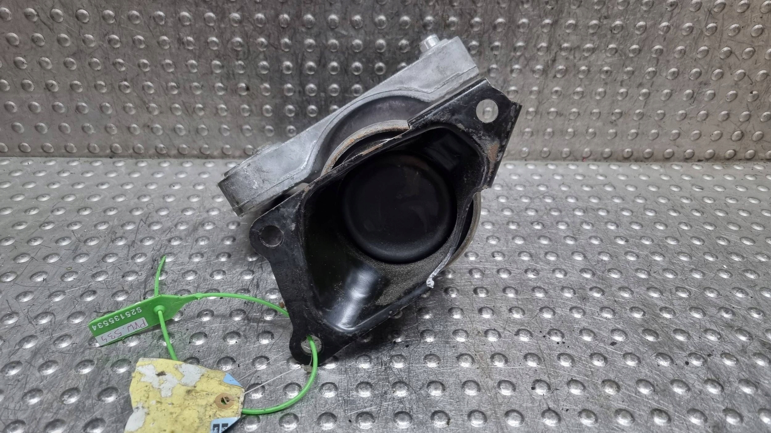 holder holder engine mount 7H0199256H 7H0199207C VW T5 LIFT 2.0TDI