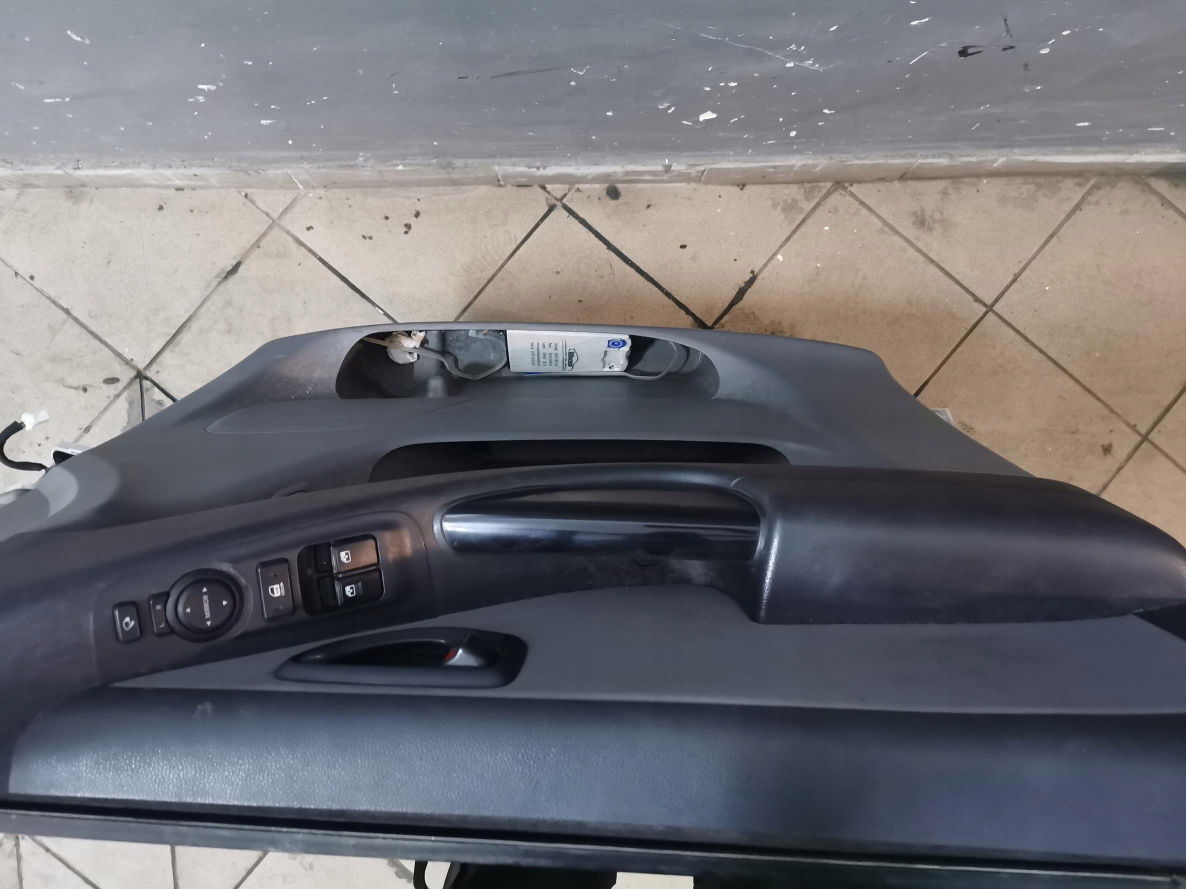 door complete left front HYUNDAI H-1 II LIFT EU