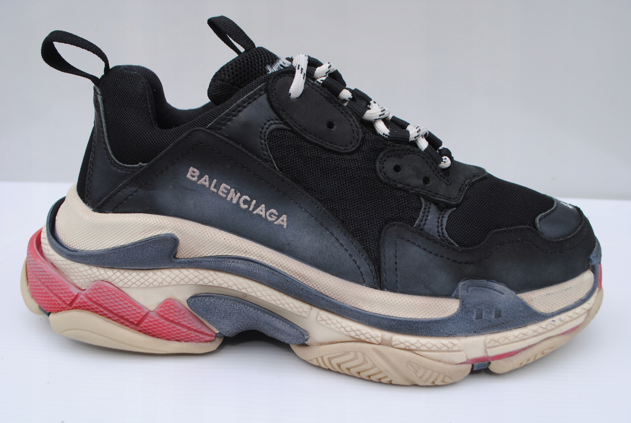 balenciaga triple s