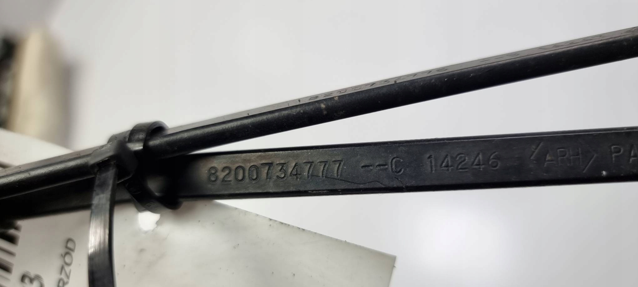 wiper arm front 8200734777C RENAULT MASTER III