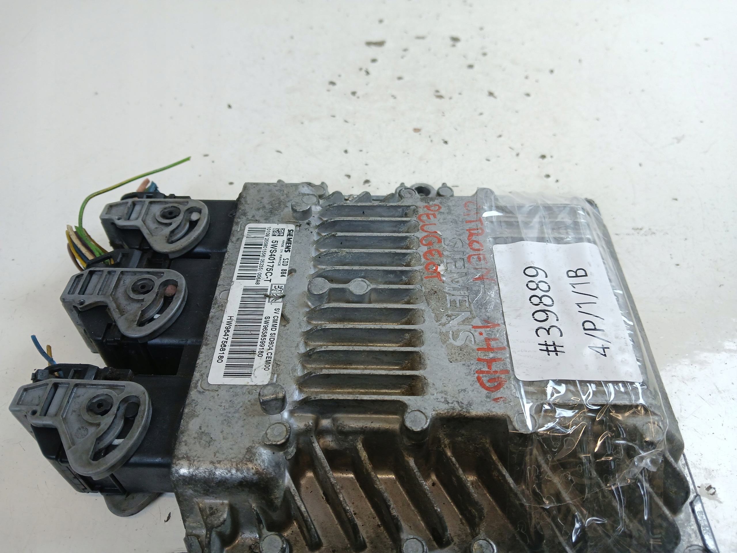 PEUGEOT 1007 1.4 HDI control unit computer of the engine 9647568180