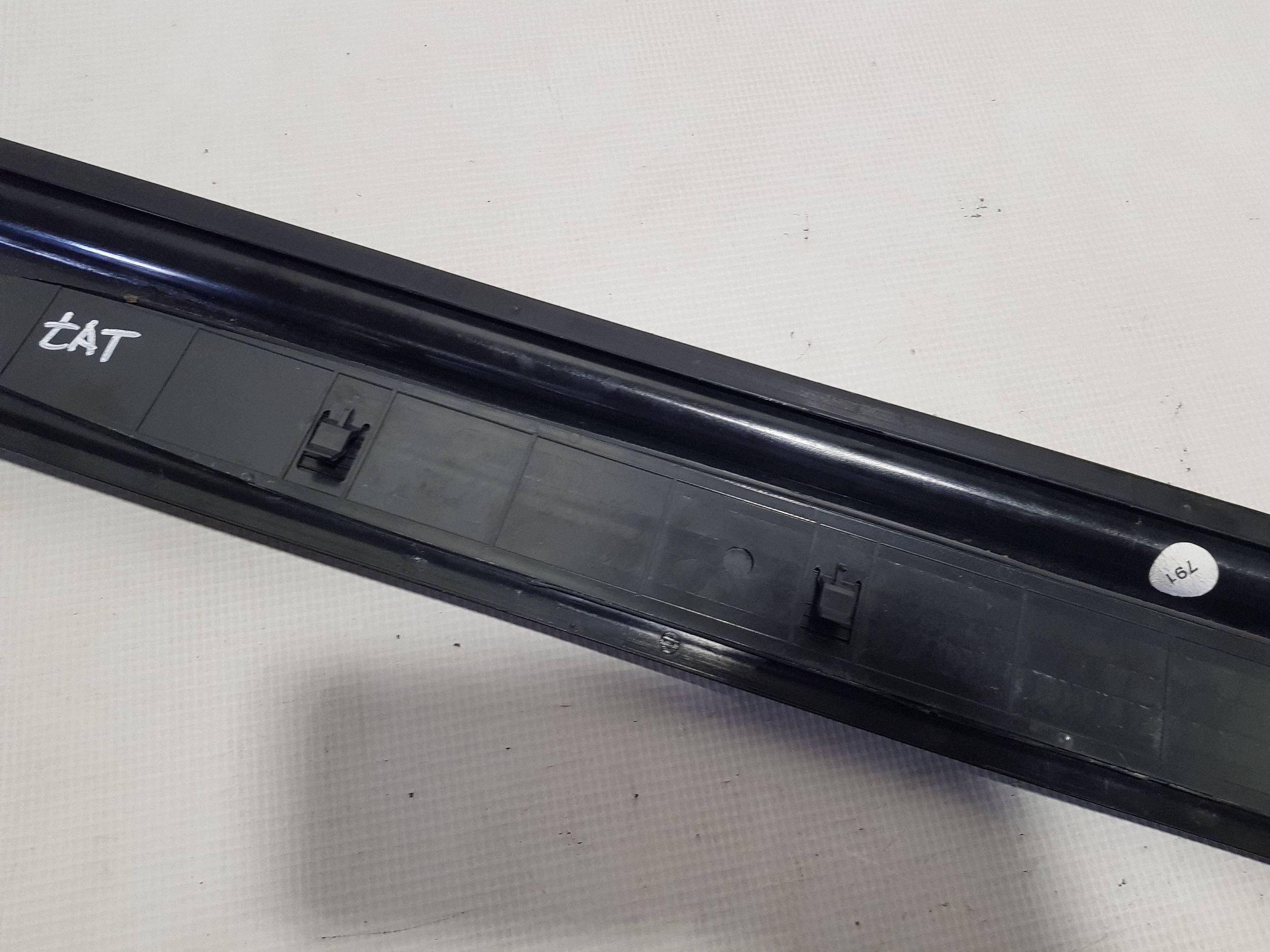 moulding cap threshold right A2096800235 MERCEDES CLK W209