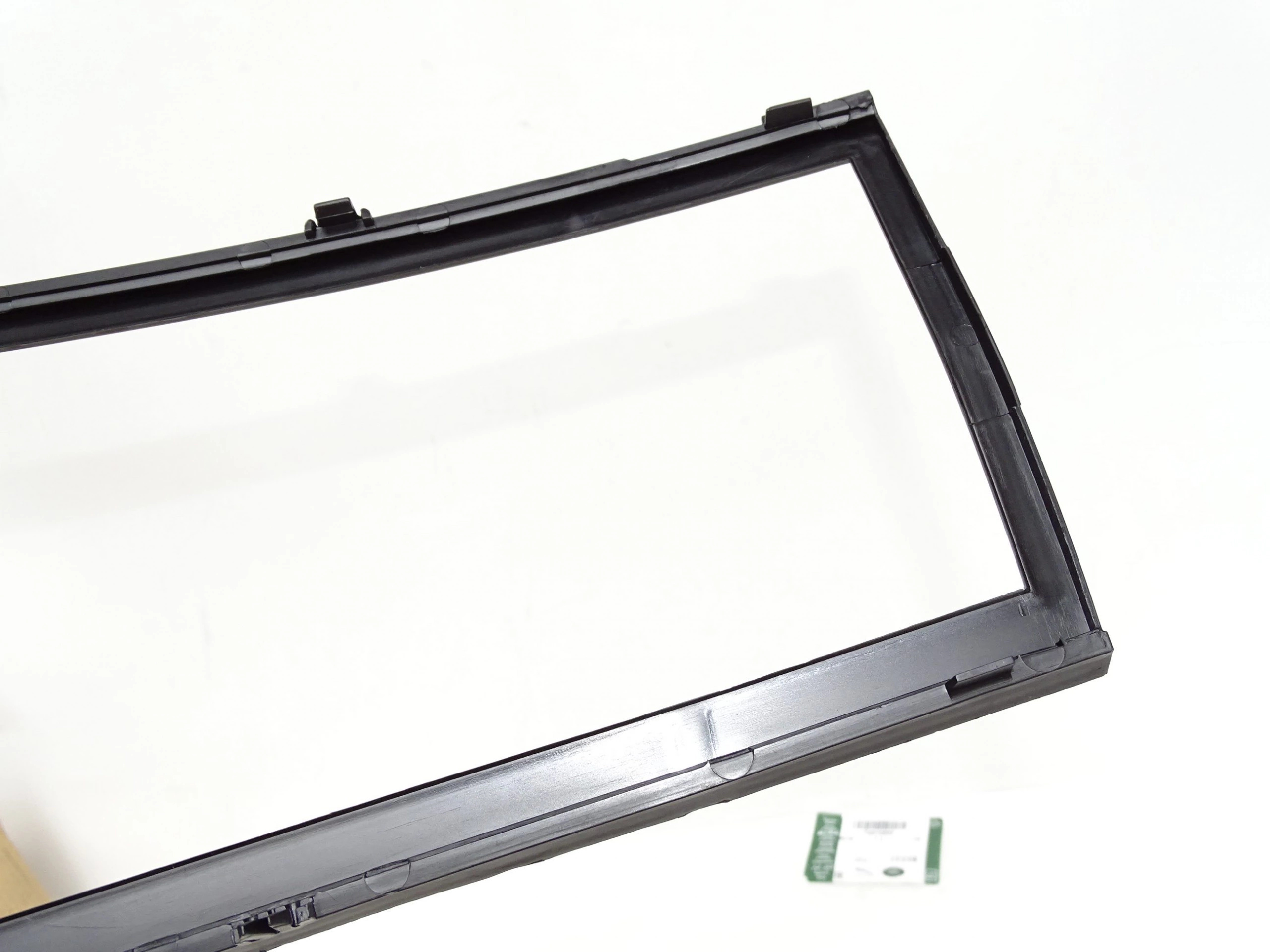 Uszczelka szyby w drzwiach RANGE ROVER VOGUE L322 Part manufacturer Land Rover OE