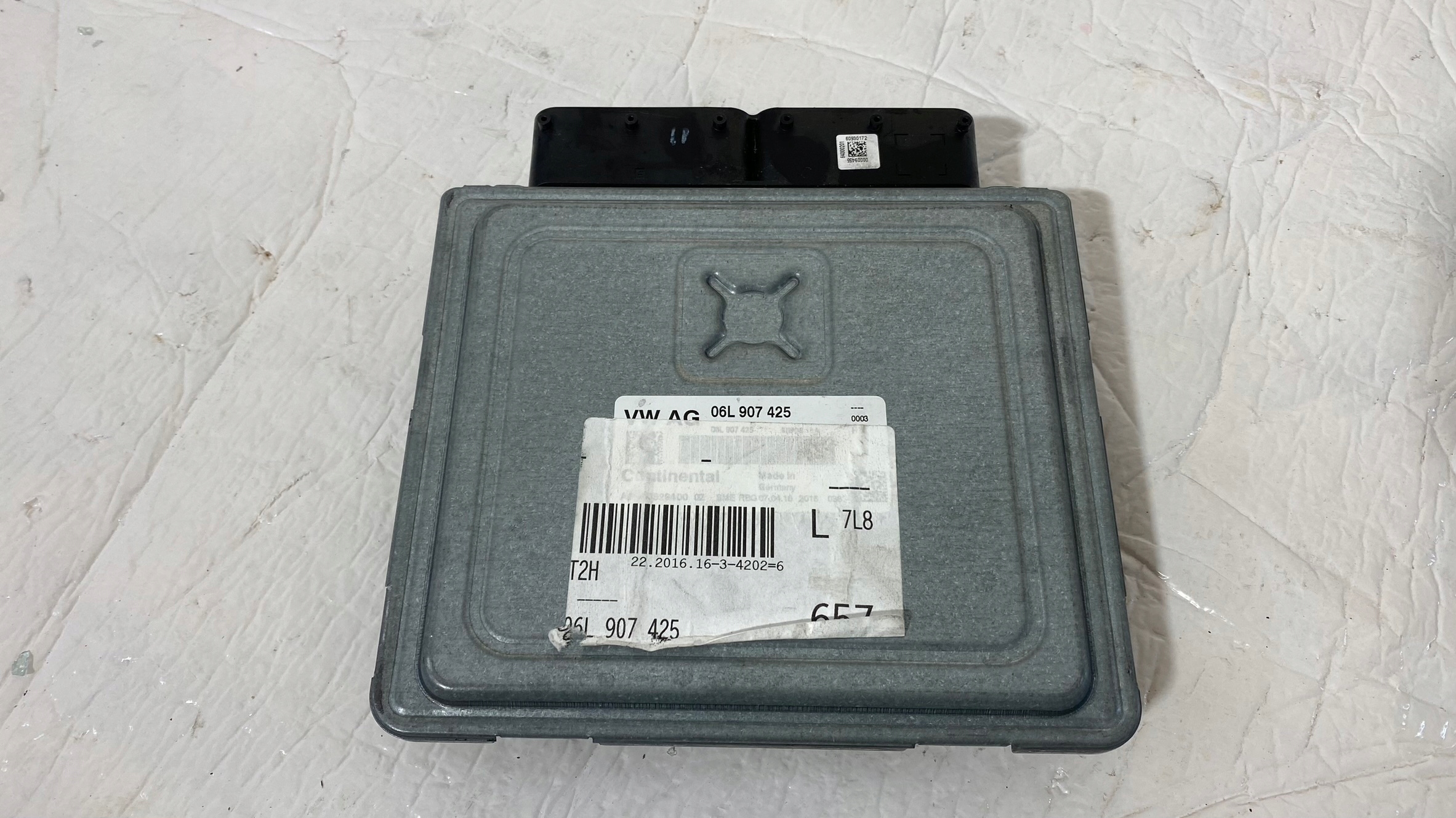 AUDI A4 B9 control unit of the engine 06L907425