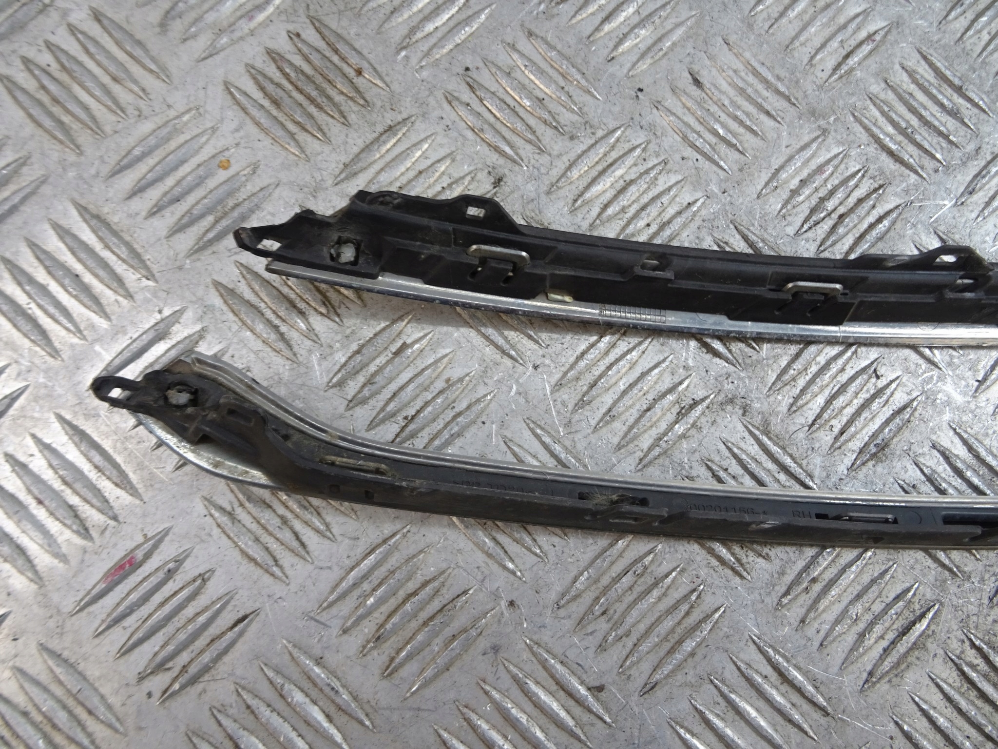 CITROEN C3 III moulding right lights DRL CHROM 9815462080