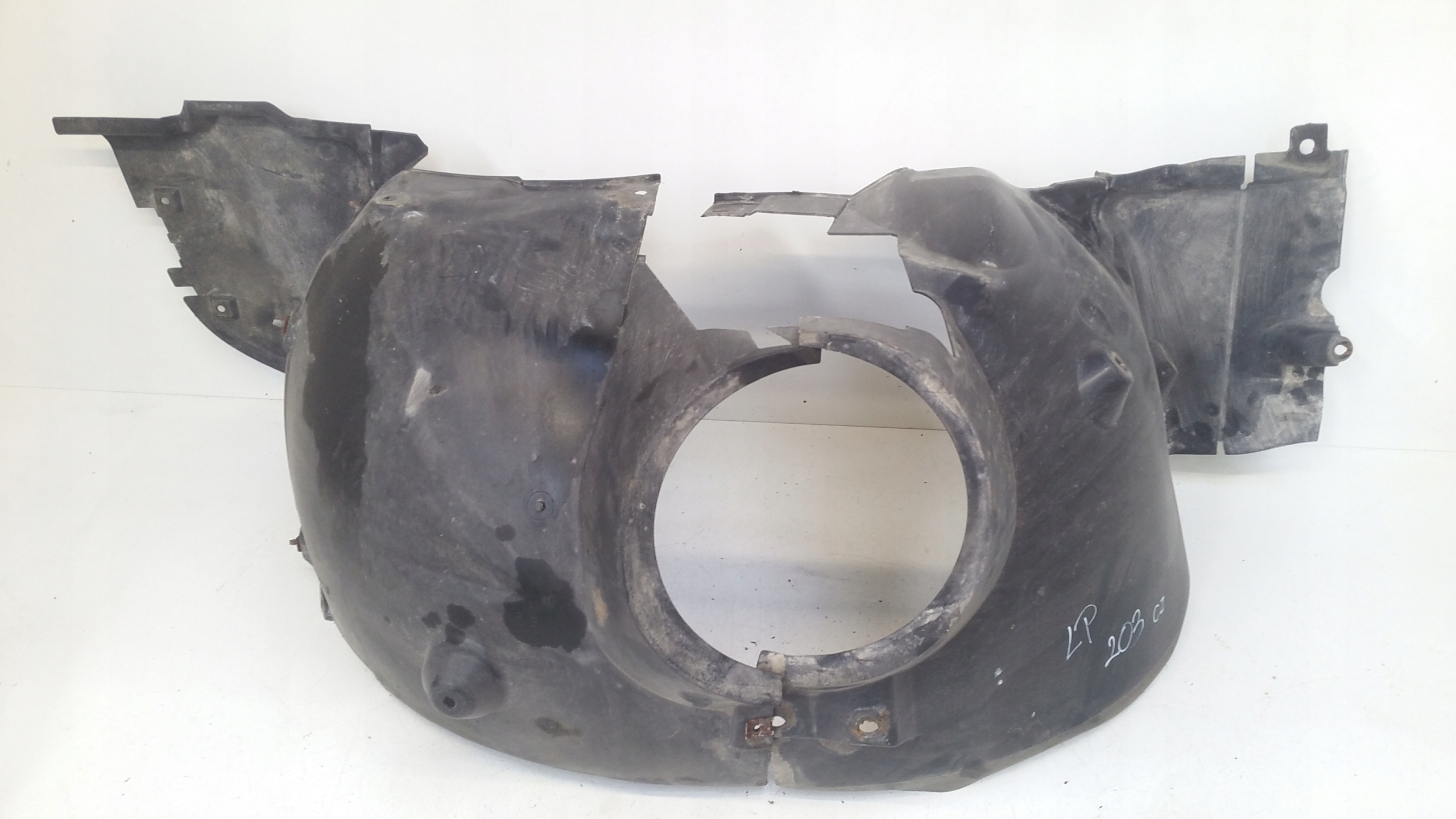 mudguard left front 2038801124 Mercedes W203 CL