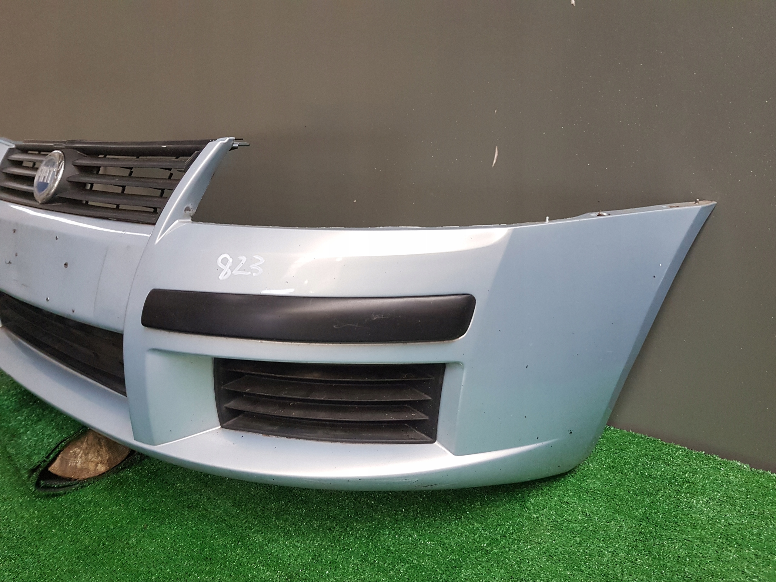 bumper front front FIAT STILO 1821920011 KOD LAKIERU 823