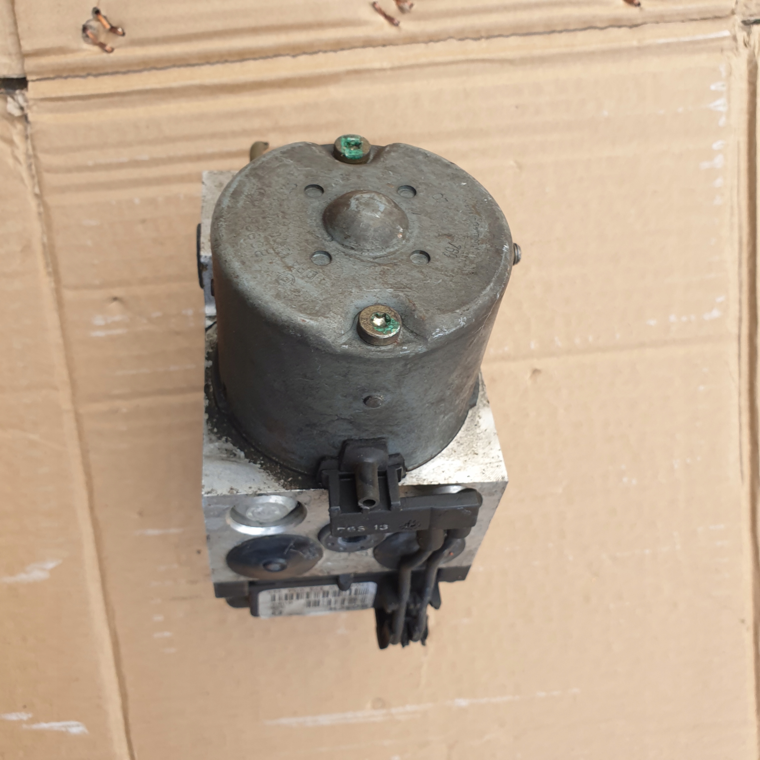 pump ABS control unit MITSUBISHI CARISMA OE EU