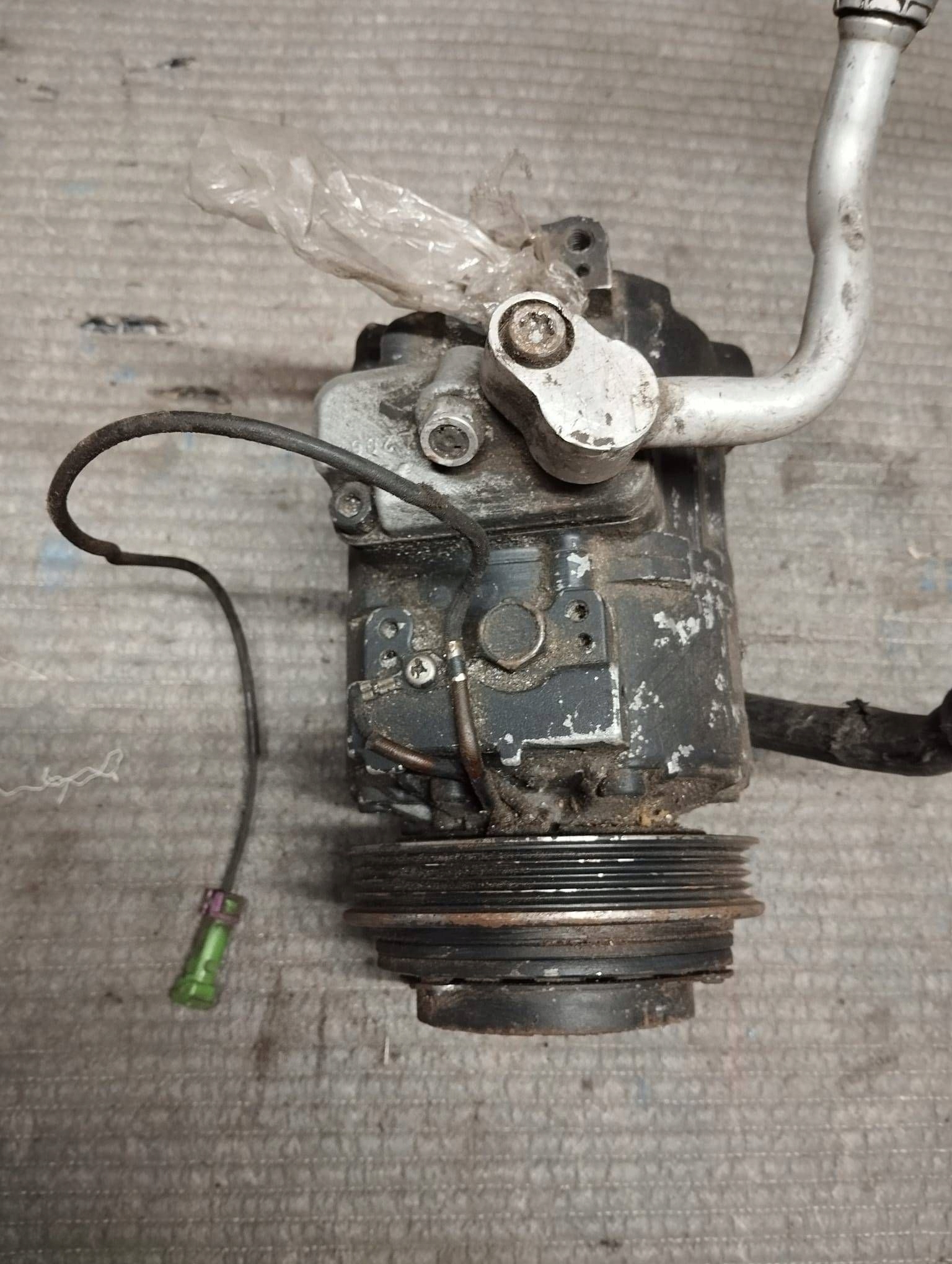 vw PASSAT B5 FL Audi A4 2.5 компрессор кондиционера 8FK351126961