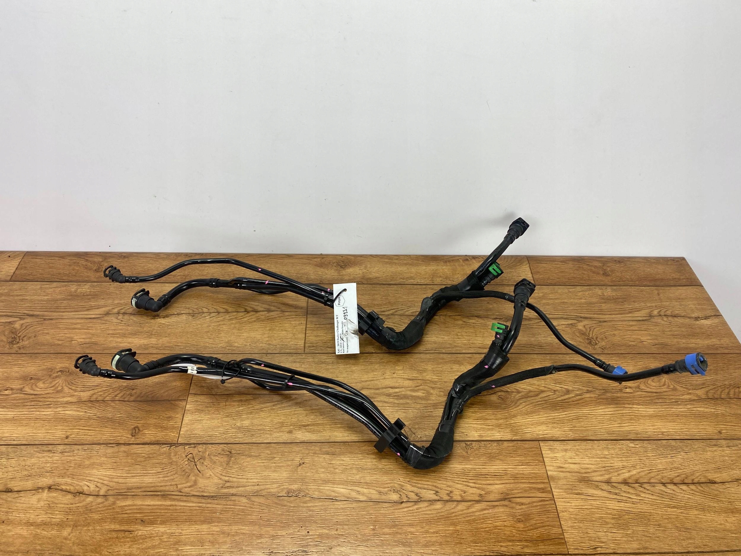prijenos paliwowy filtera weglowego par goriva Dodge Challenger Charger 2015+
