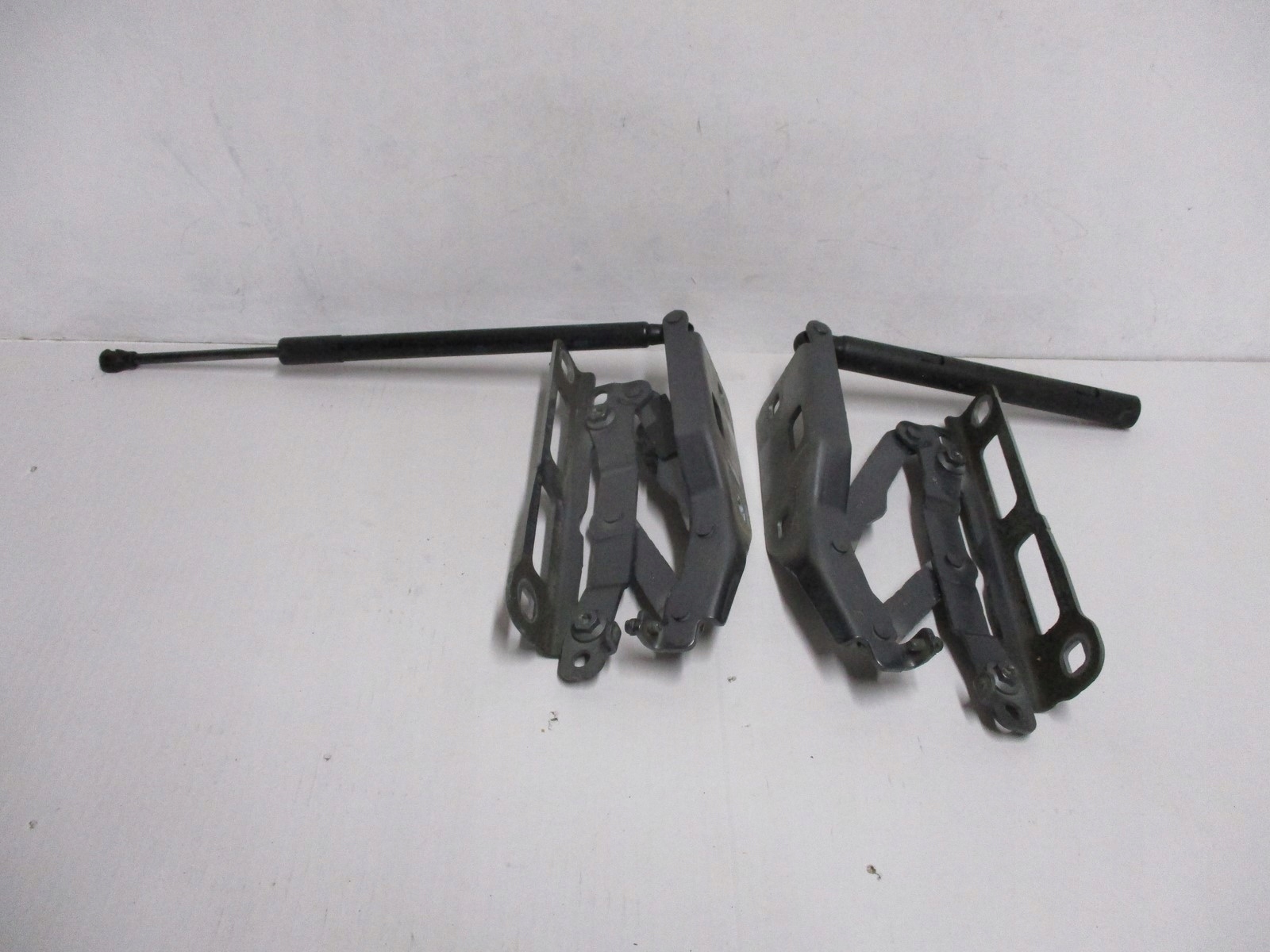 hinge bonnets MERCEDES GLE A1678803500 left