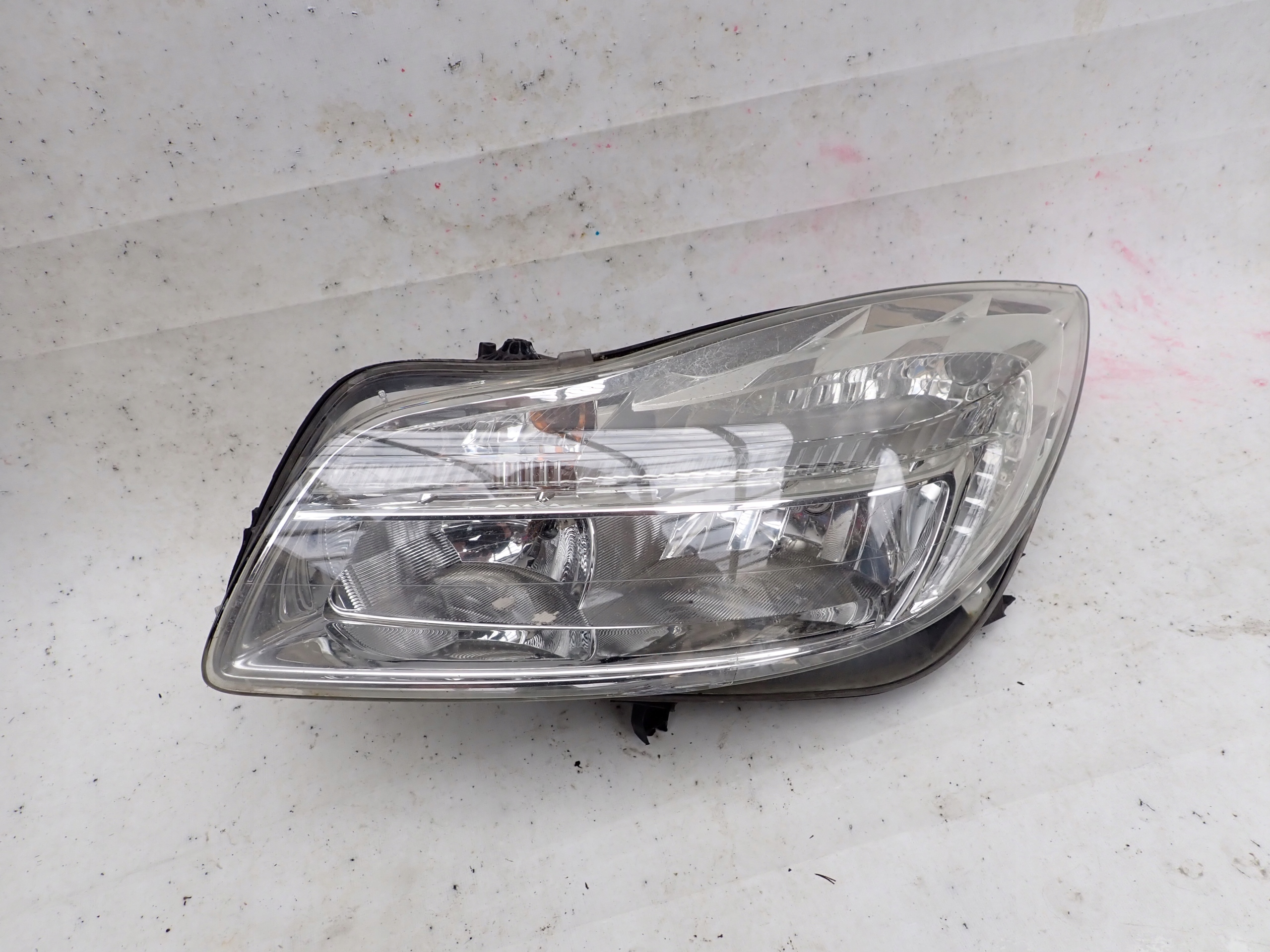 OPEL INSIGNIA A 08-13 light front front left