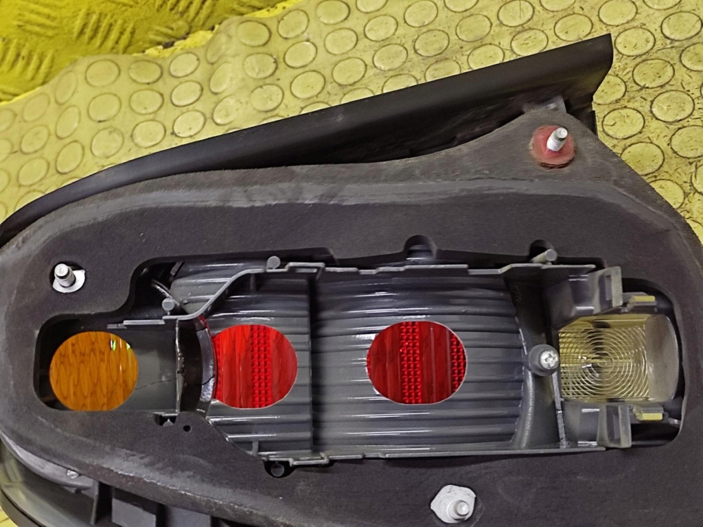 BMW E46 COMPACT light right rear part 6934162