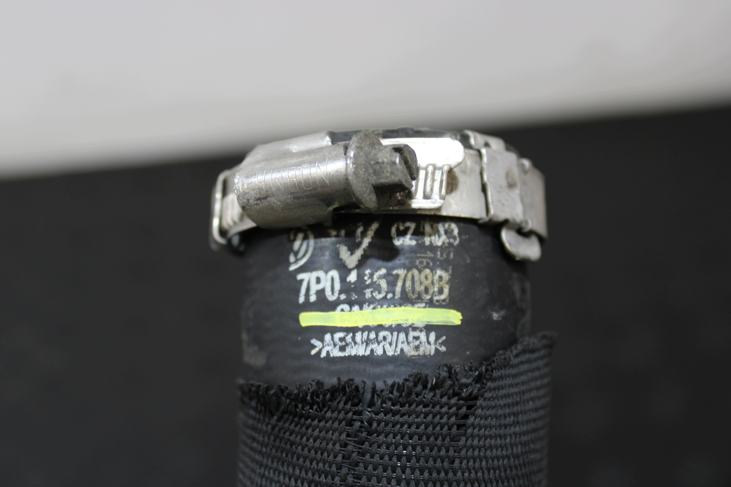 hadice intercoolera 7P0145708B PORSCHE CAYENNE II 2 7P5 LIFT