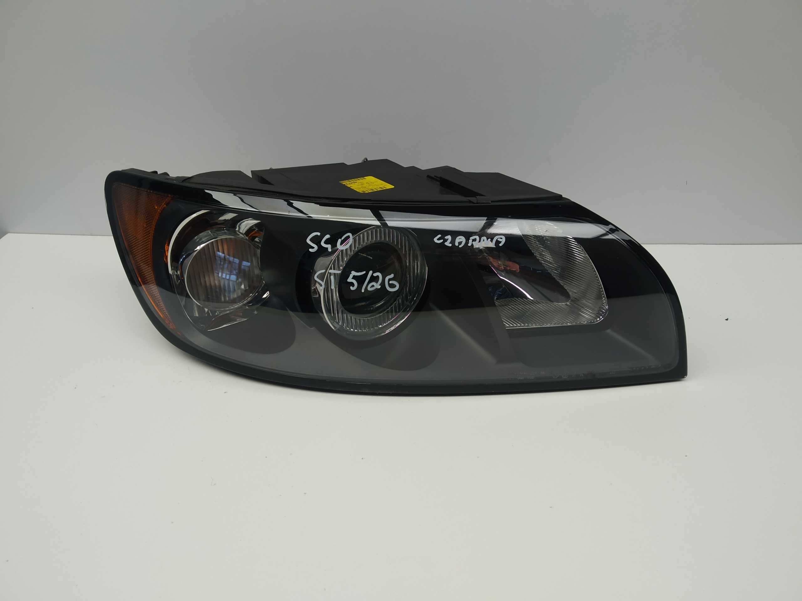 04r + Volvo S40 II V50 reflektor light front right black original 30698874