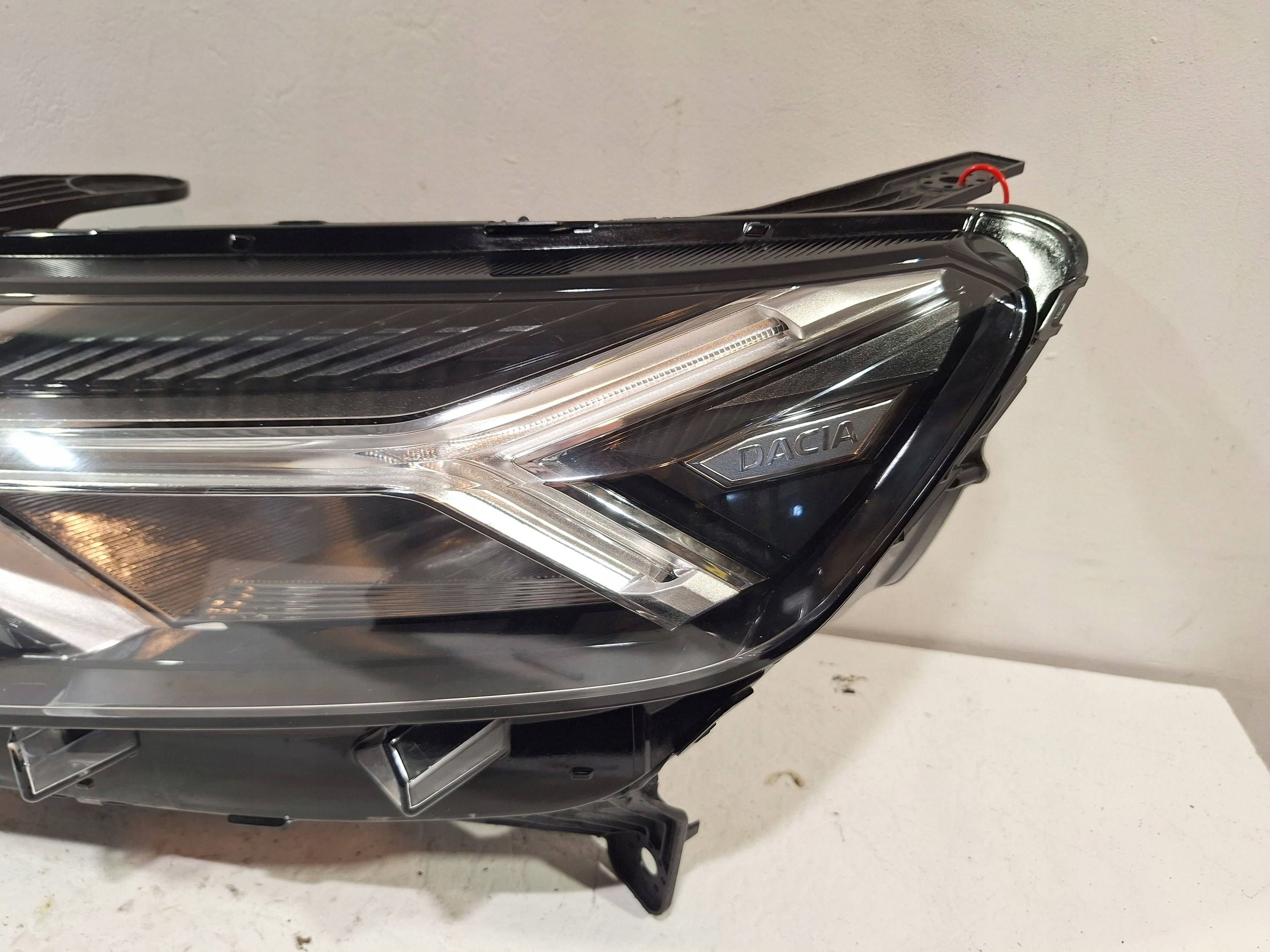 light front left 260608545R DACIA SANDERO III JOGGER III