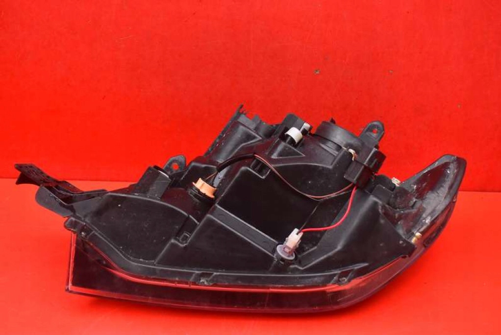 REFLEKTOR right light front EU MITSUBISHI OUTLANDER 1 and 01-08