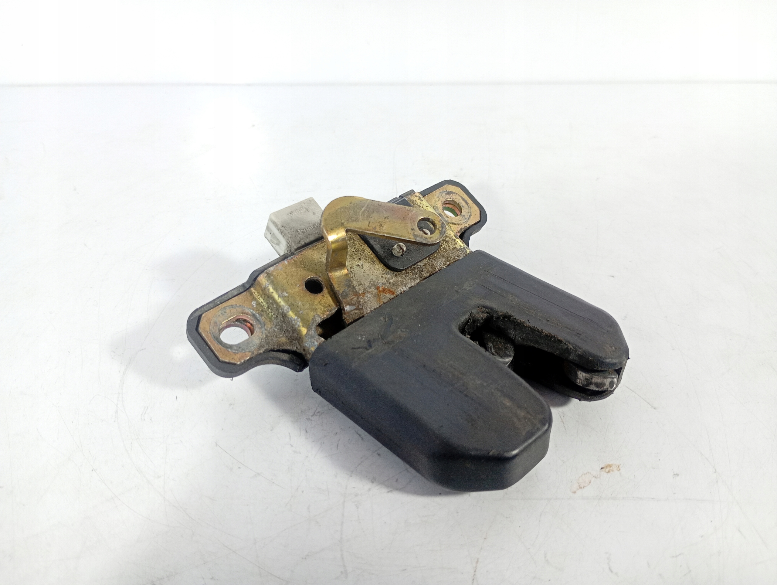 Octavia 1 95-10 lock bonnet boot rear part OE 8D5827505D