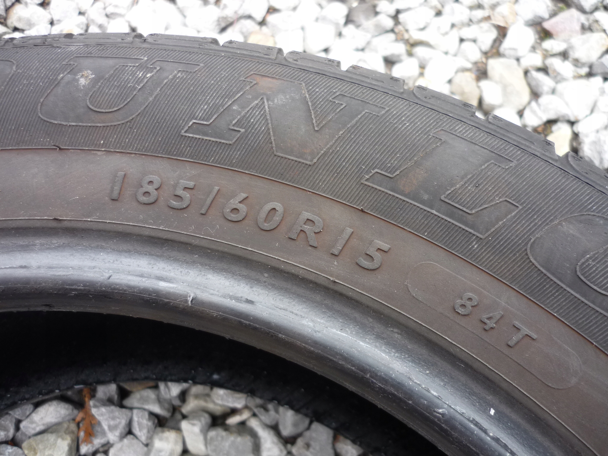 OPONA LETNIA 6,8MM 1SZT DUNLOP 185/60 R15 Rok produkcji 2011