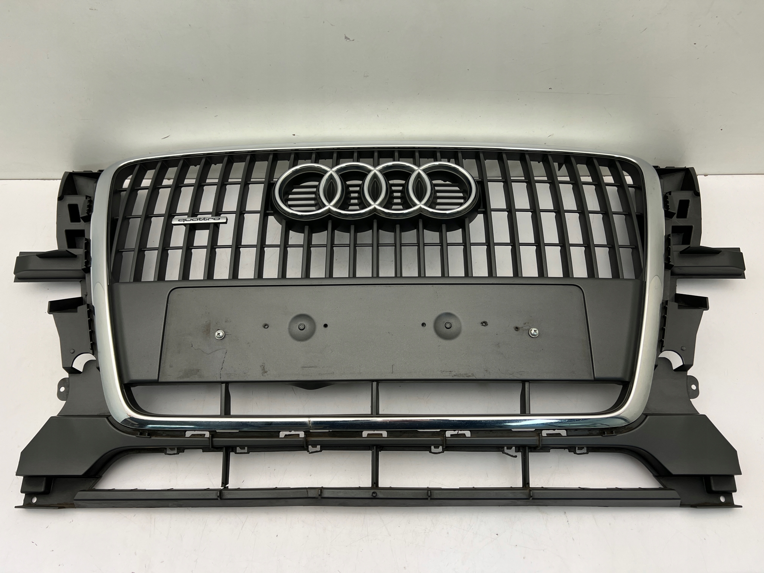 AUDI Q5 8R ATRAPA ZDERZAKA PRZEDNIEGO PRZÓD CHROM 08-12 Typ samochodu Samochody osobowe