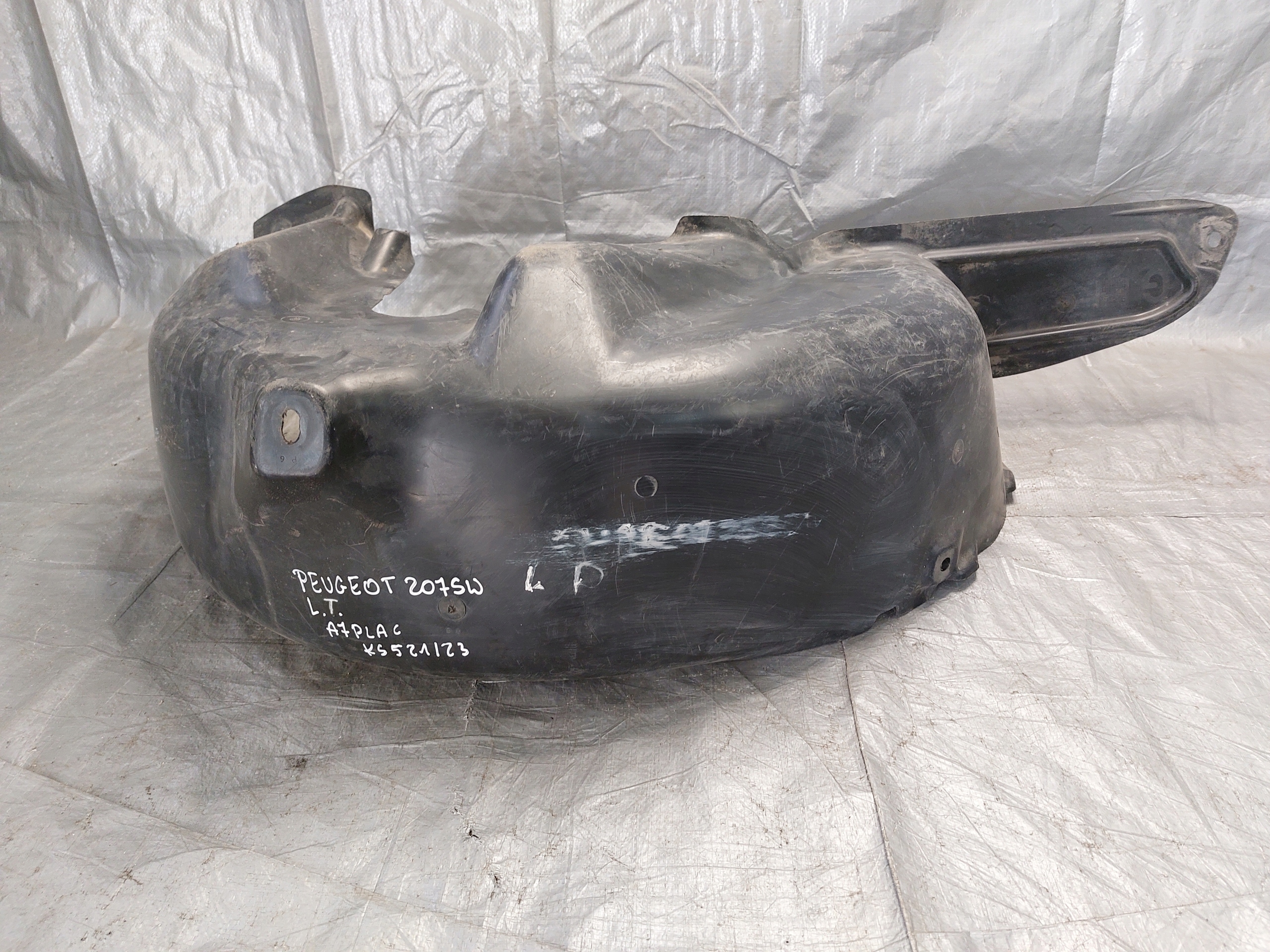 mudguard left rear. PEUGEOT 207 SW
