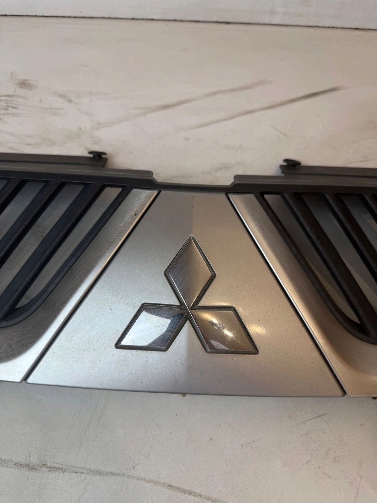 grill grille radiator Mitsubishi Outlander II
