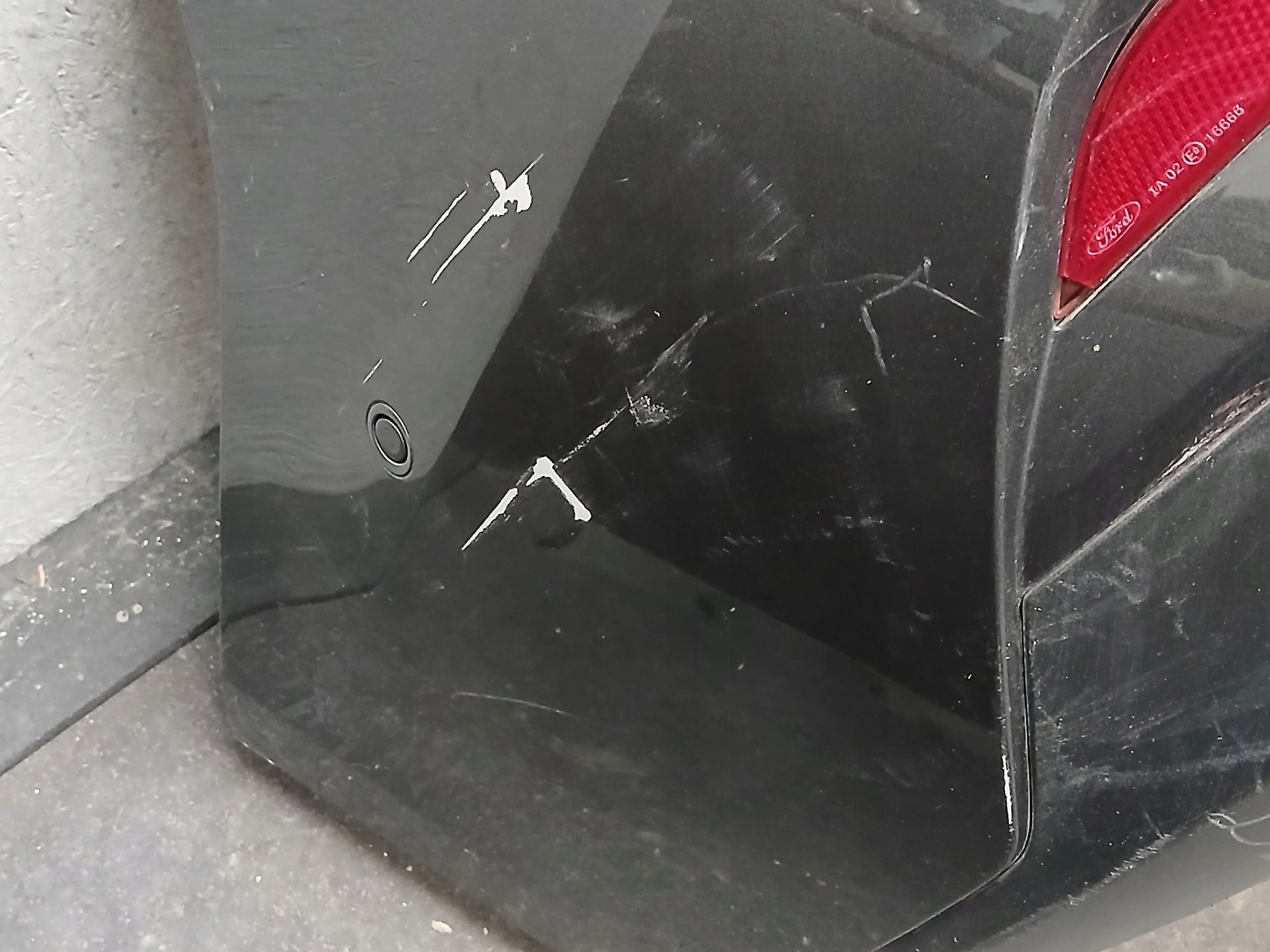 nárazník zadok FORD FOCUS MK4 KOMBI
