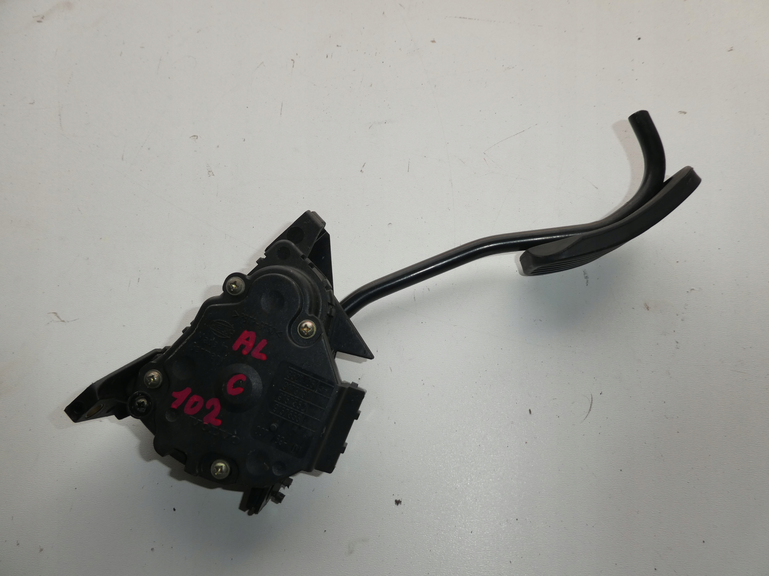 VOLVO V70 accelerator pedal 3524405