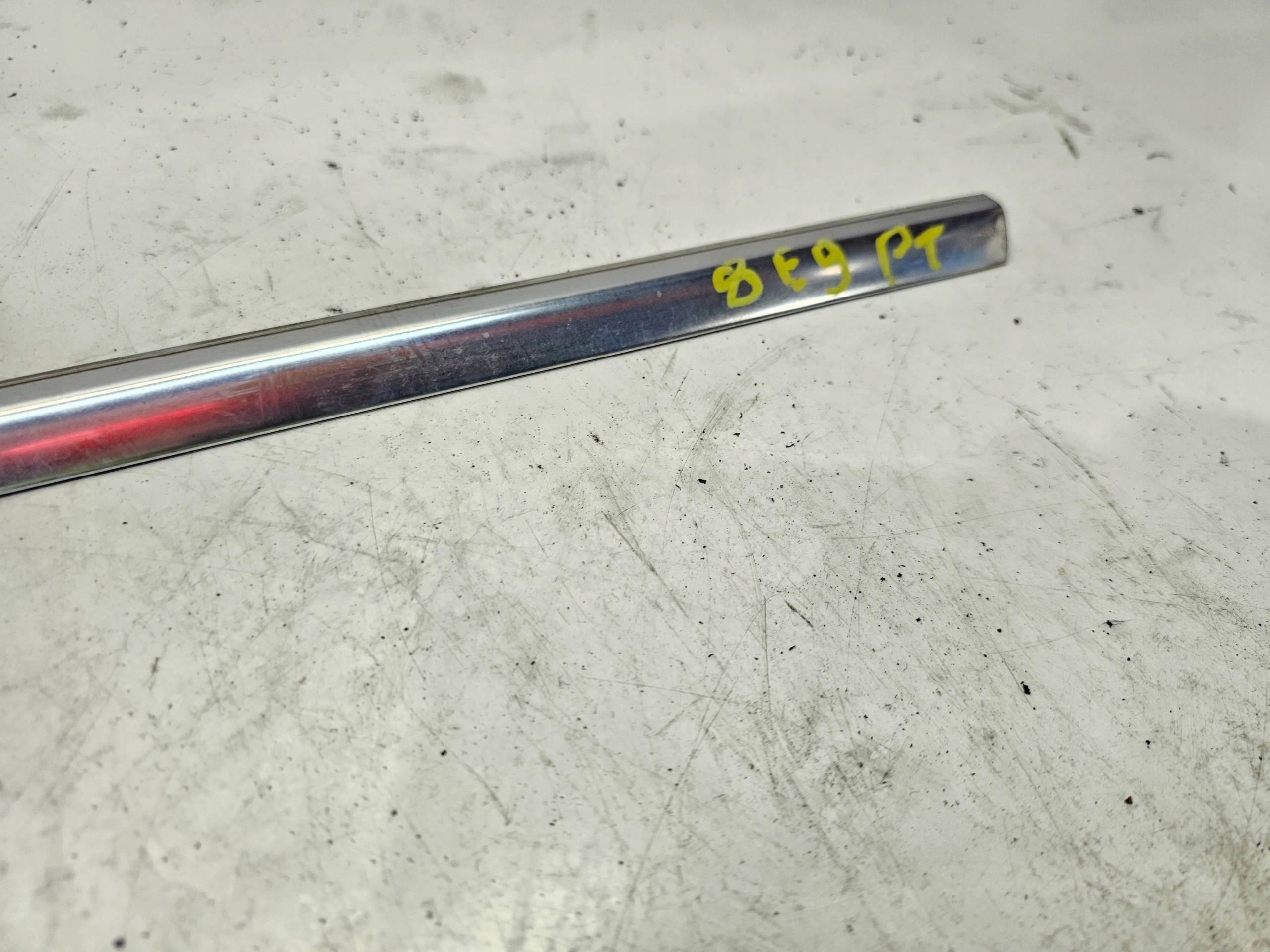 moulding bodywork CHROM windows right rear part AUDI A4 B7 AVANT 8E9853346C