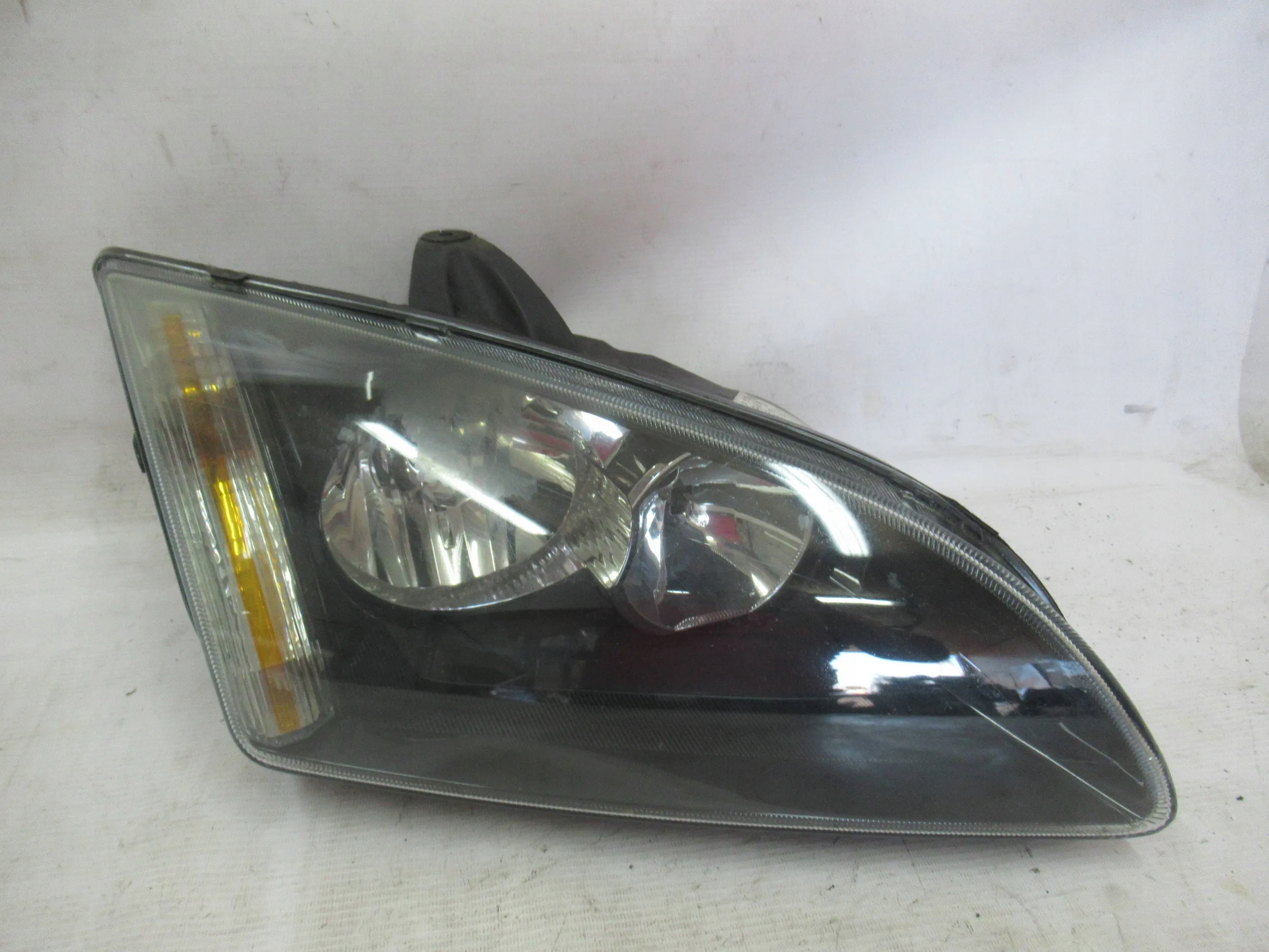 REFLEKTOR light right FORD FOCUS MK2 II 2 04