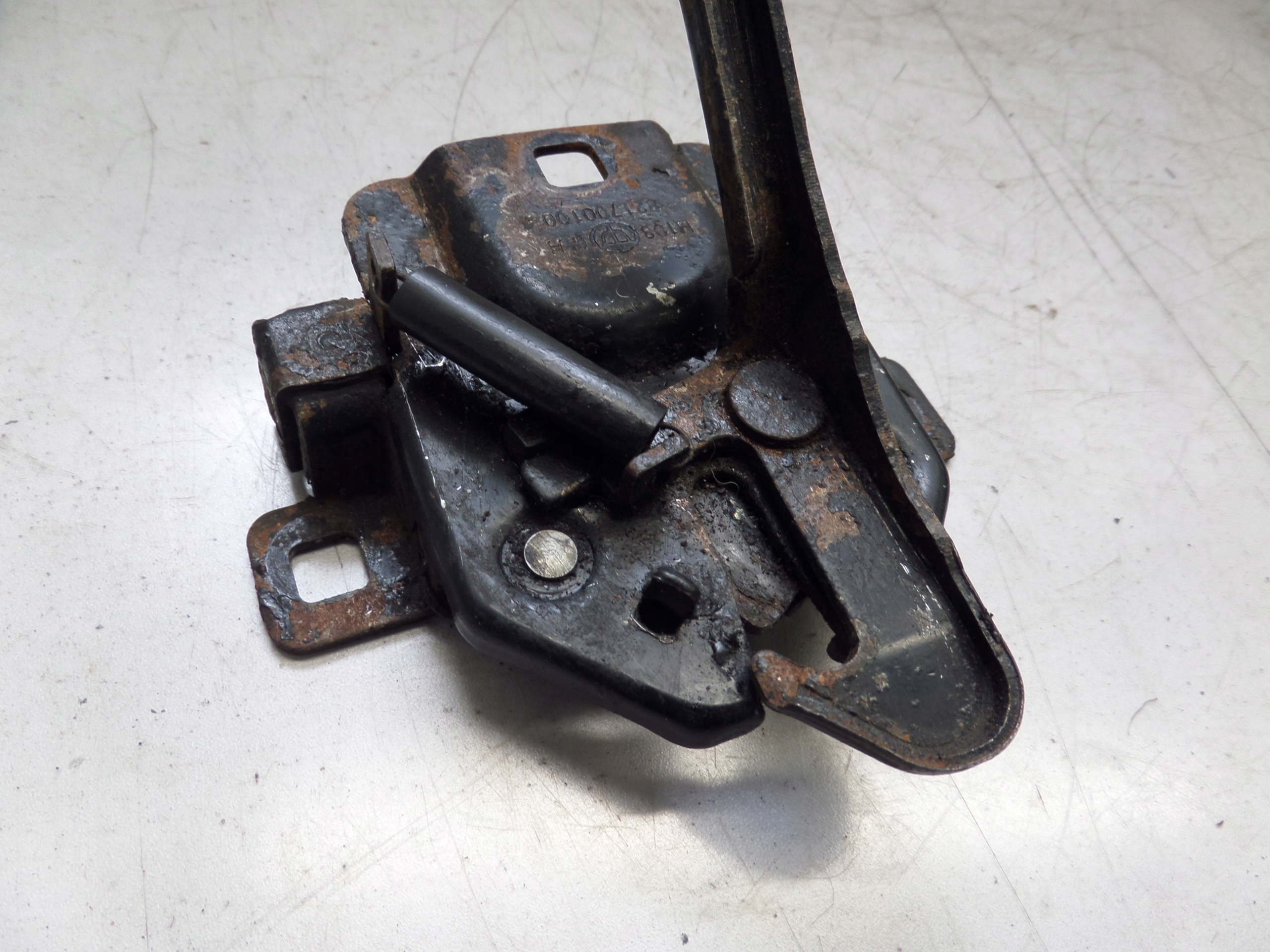 bonnet latch lock BRILLIANCE BS6 821700100
