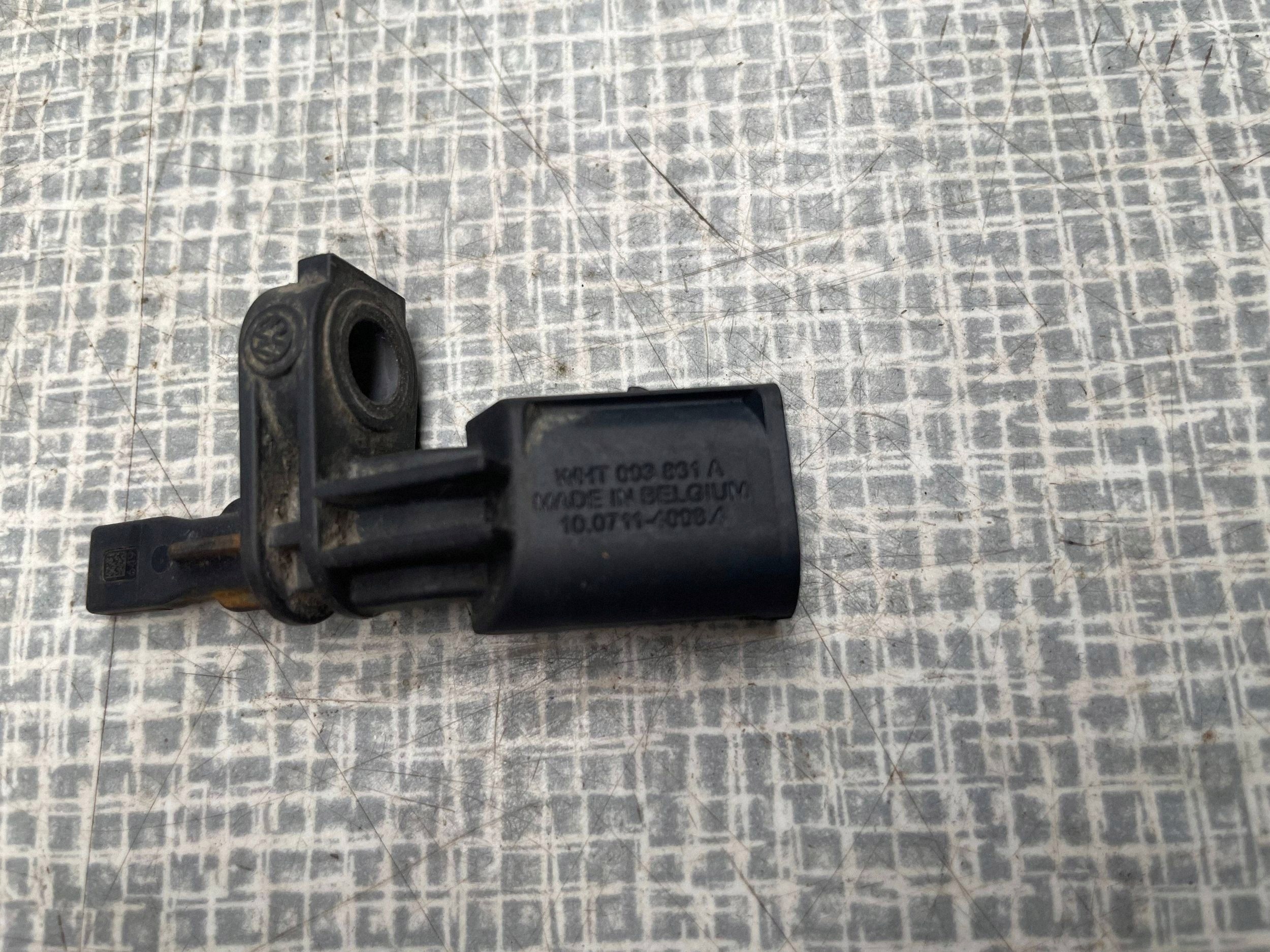 Volkswagen Atlas WHT003831A front side left sensor predkosci wheels ABS @M