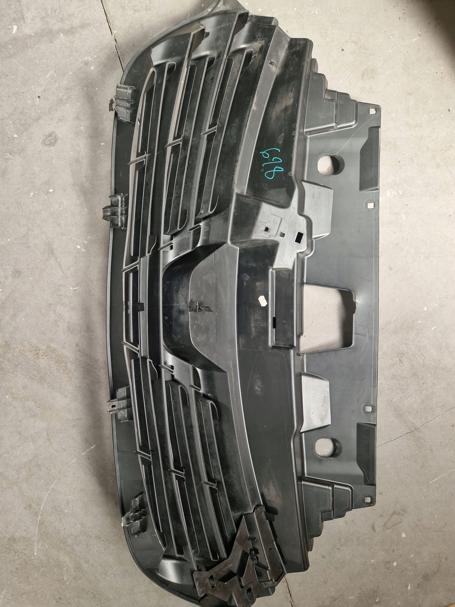 grill grille front RENAULT TRAFIC III
