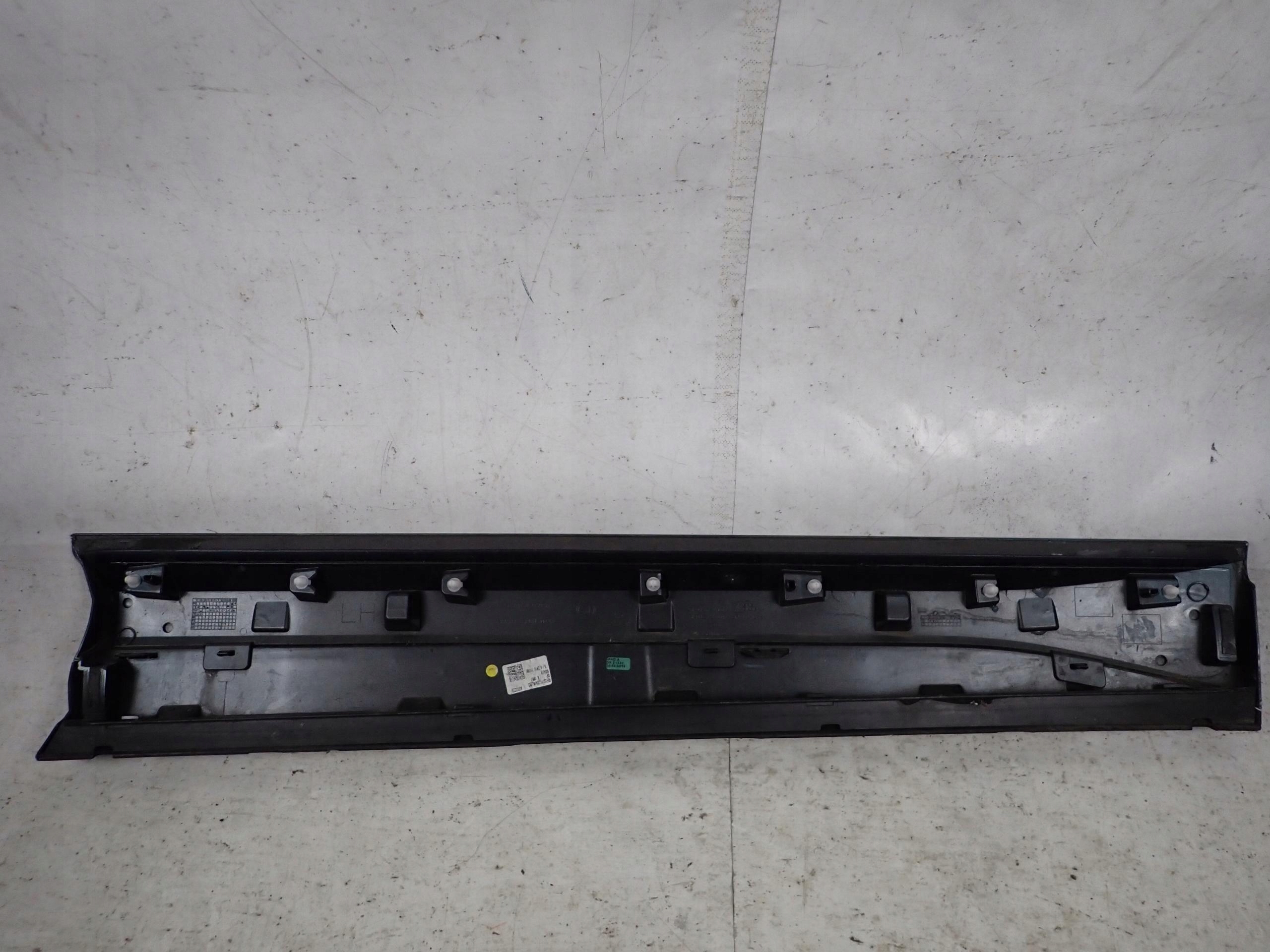 SKODA KODIAQ and moulding door left front front 565854939
