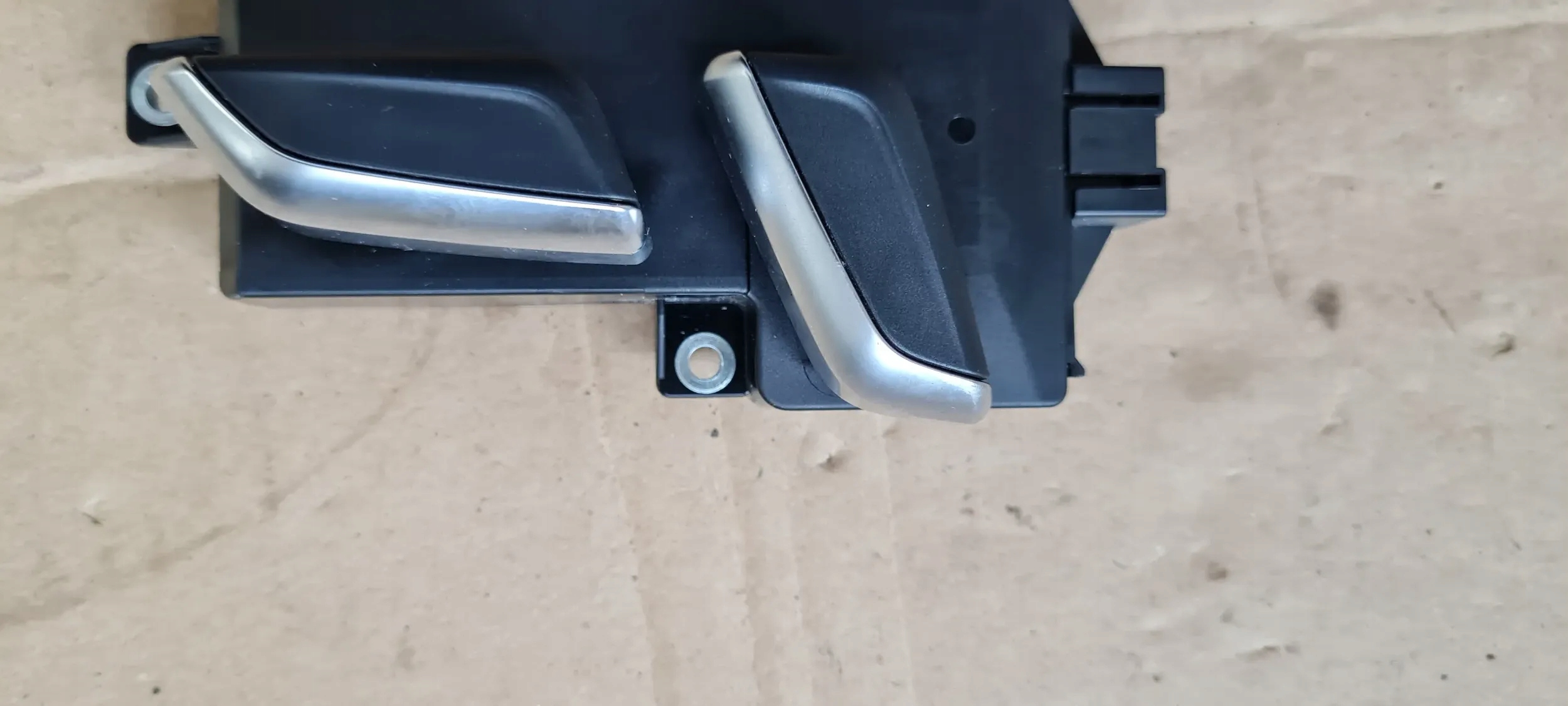 Q7 4M II switch seat right front front CHROM