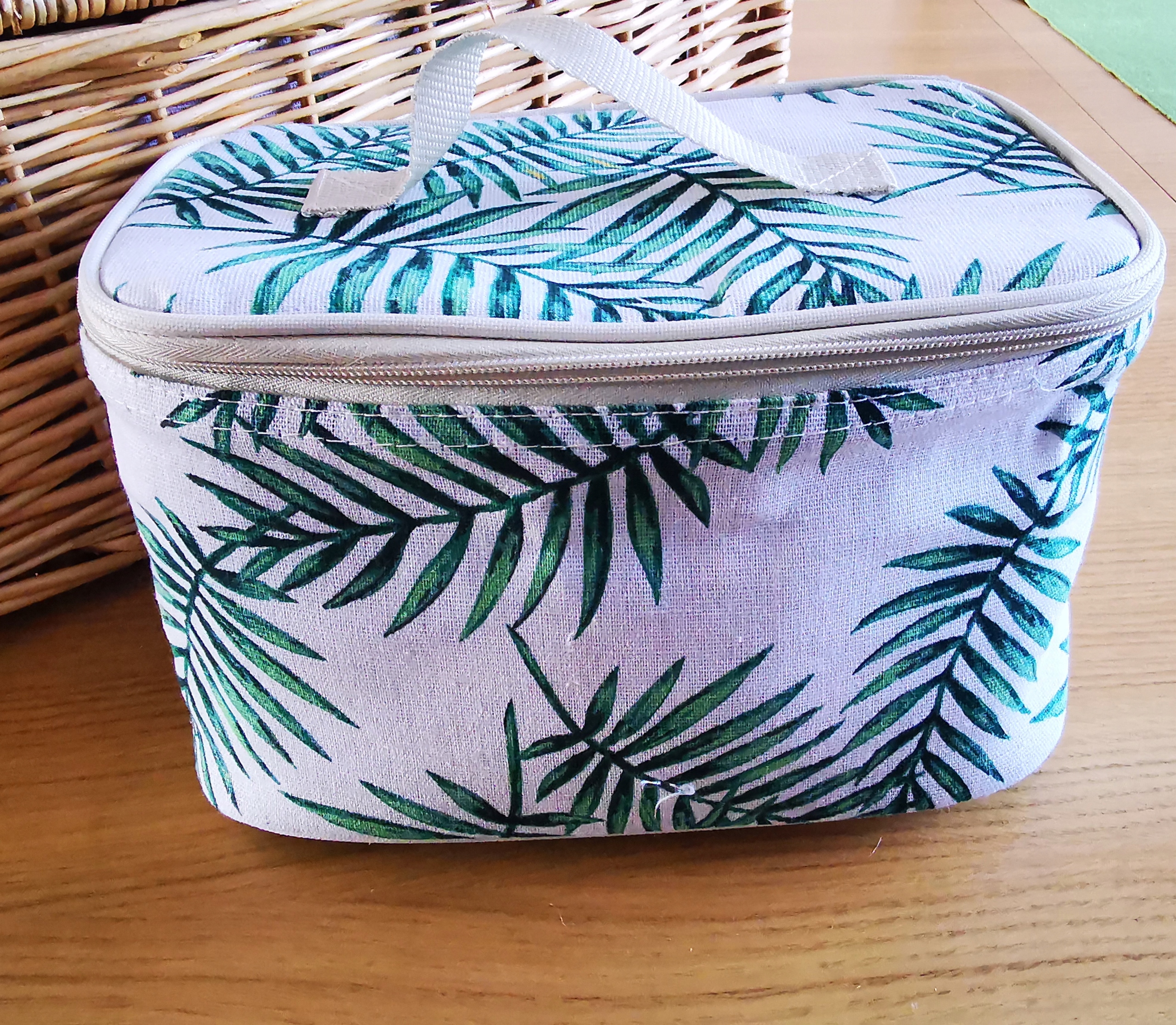 WICKER PICNIC BASKET THERMOTORBA 4-місний MONSTERA Оснащення для 4-х осіб