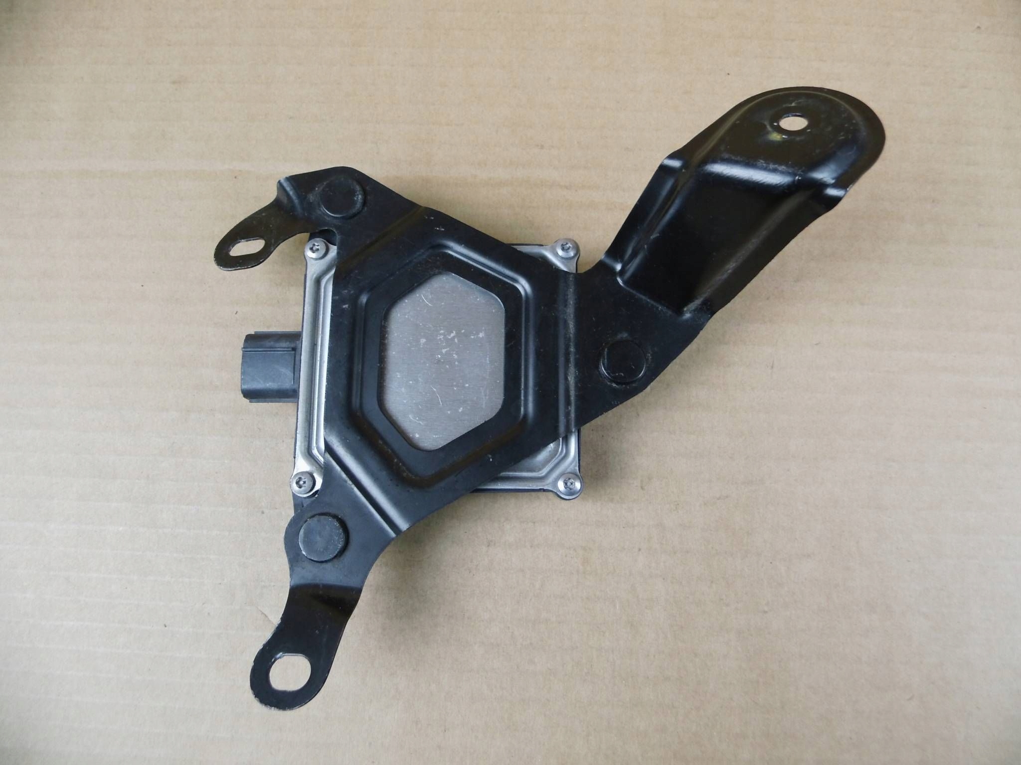 Toyota C-HR 2016-2022 sensor module martwego punktu pola right