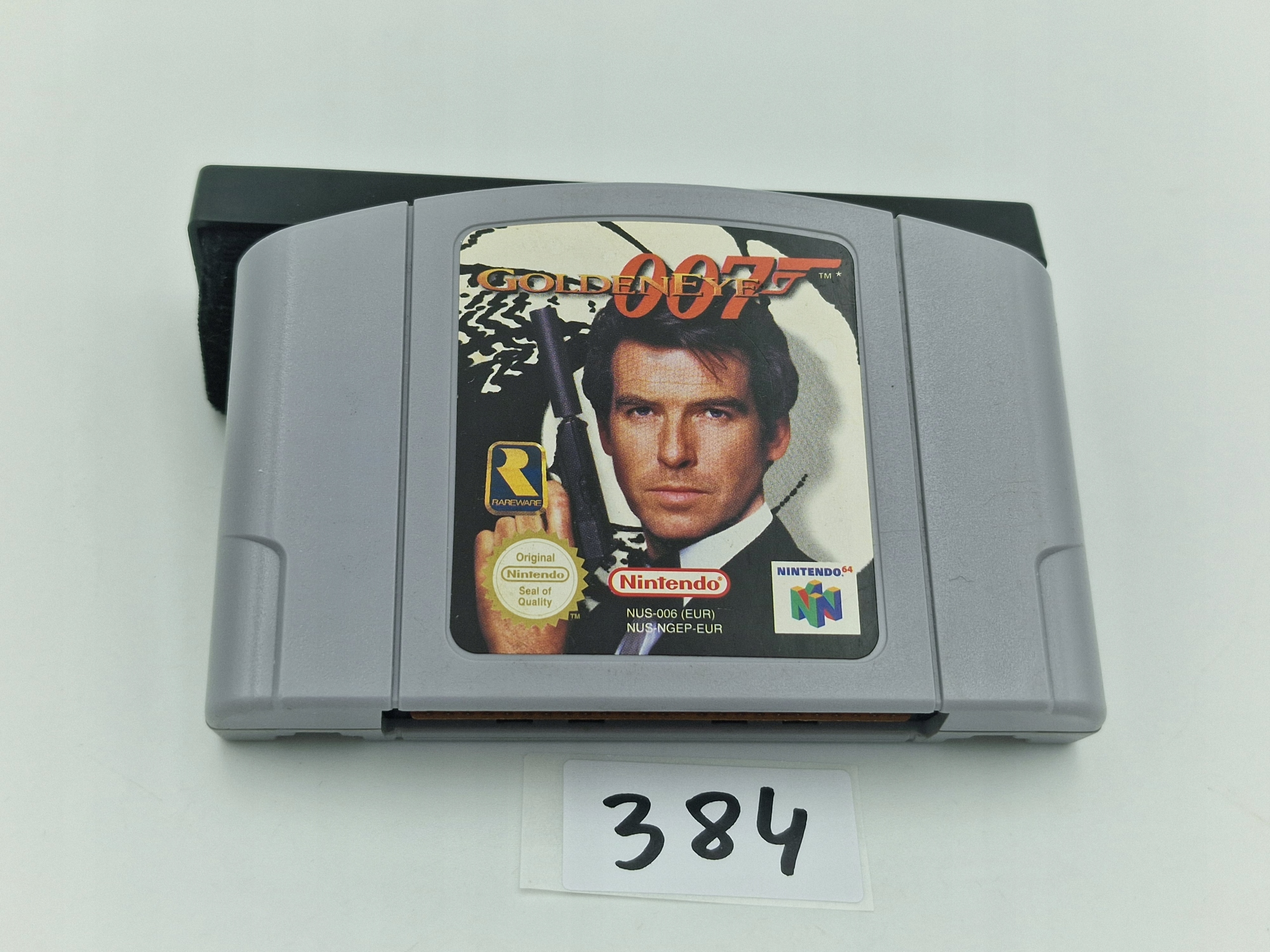 NINTENDO 64 GOLDEN EYE 007 Producent Nintendo