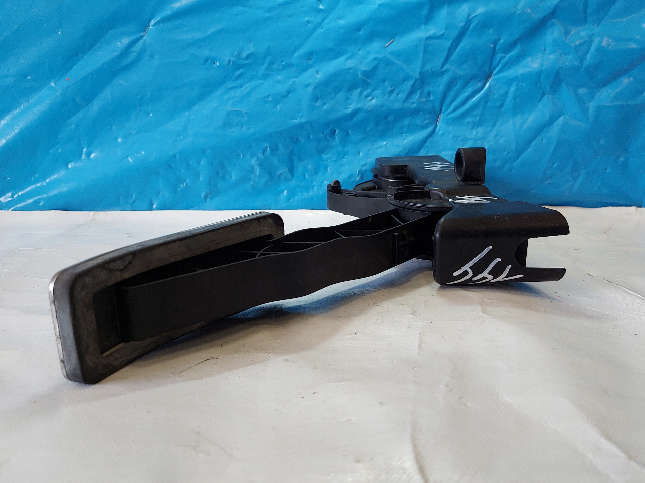 accelerator pedal MERCEDES B KLASA A1693000904