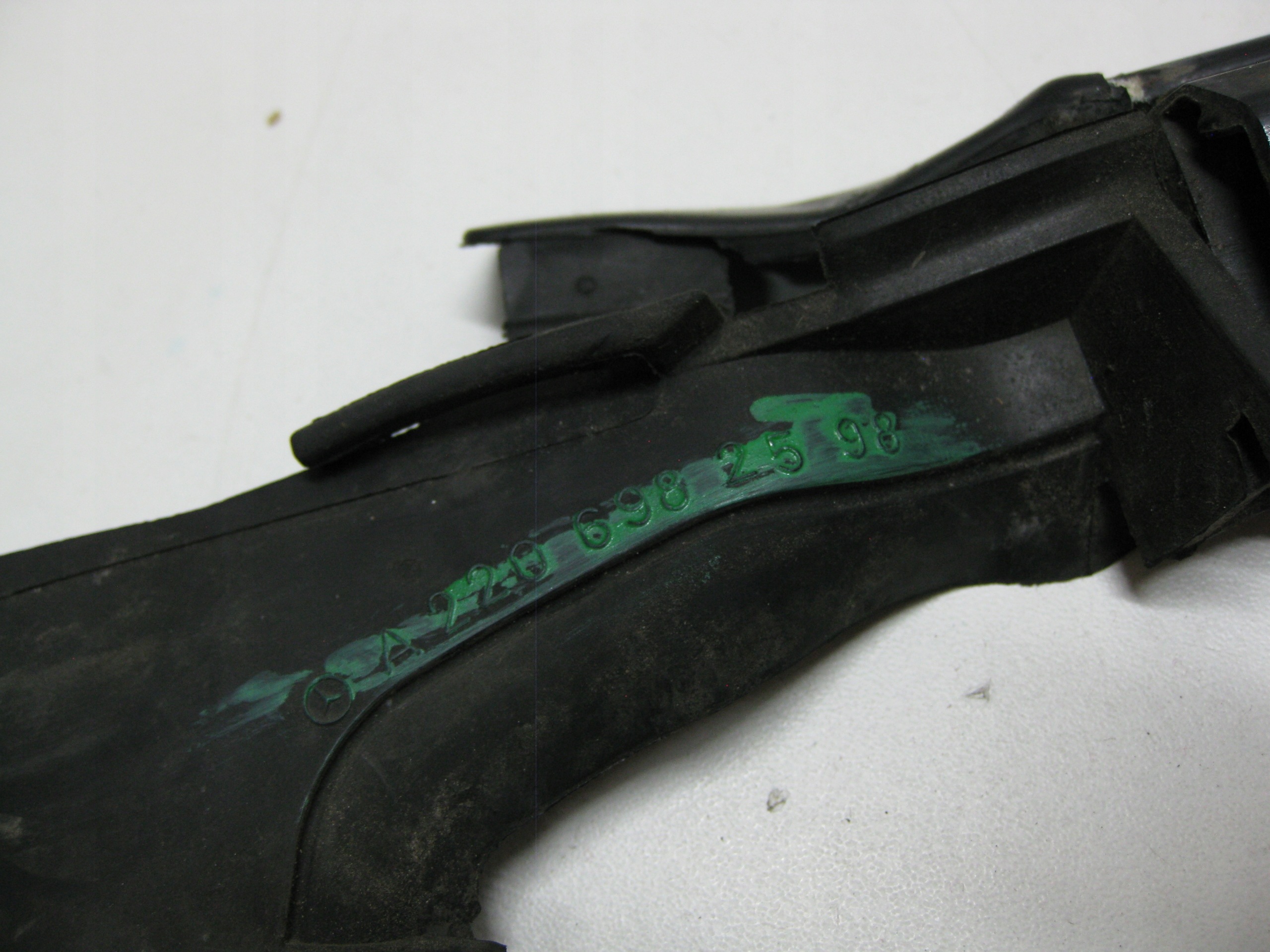 MERCEDES W220 moulding windows CZOLOWEJ left front A2206982598