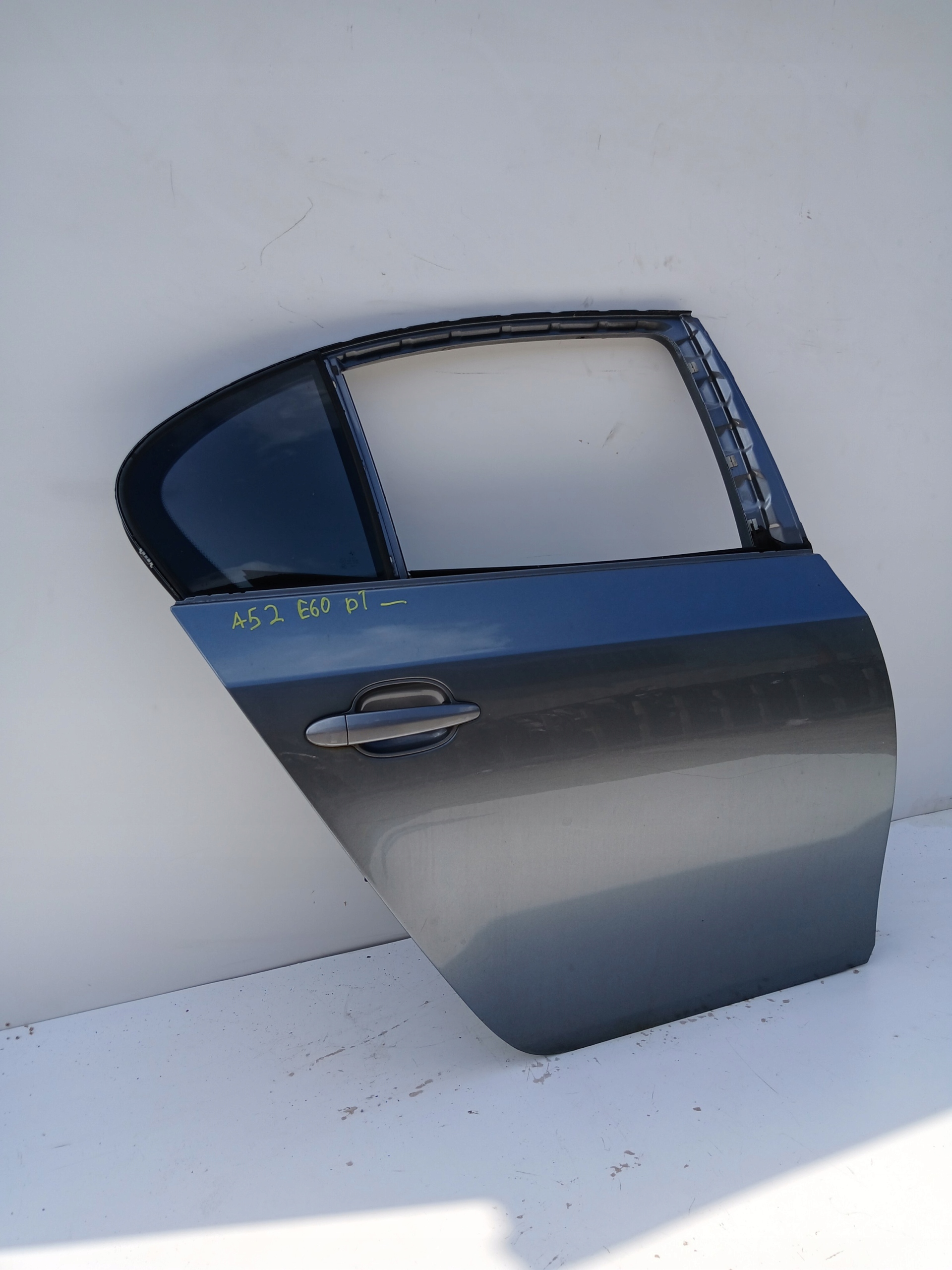 door right rear. BMW E60 SPACEGRAU A52/7