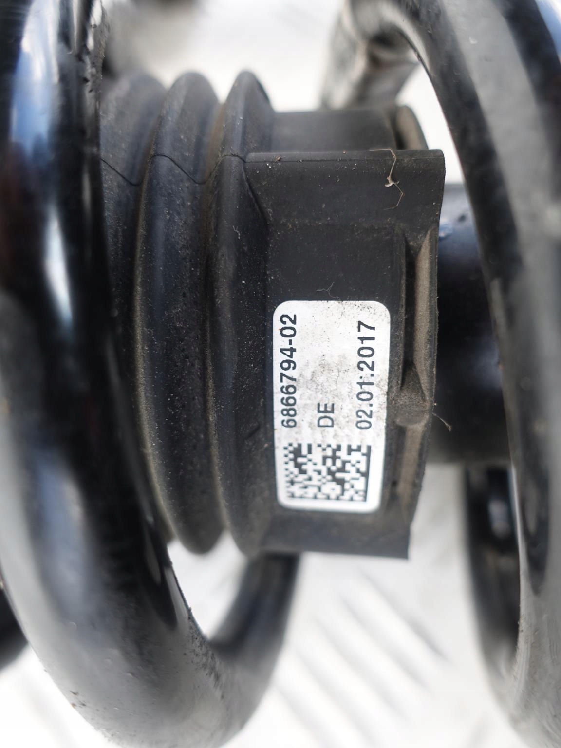 BMW G32 X-DRIVE Stoßdämpfer L oder P vorne