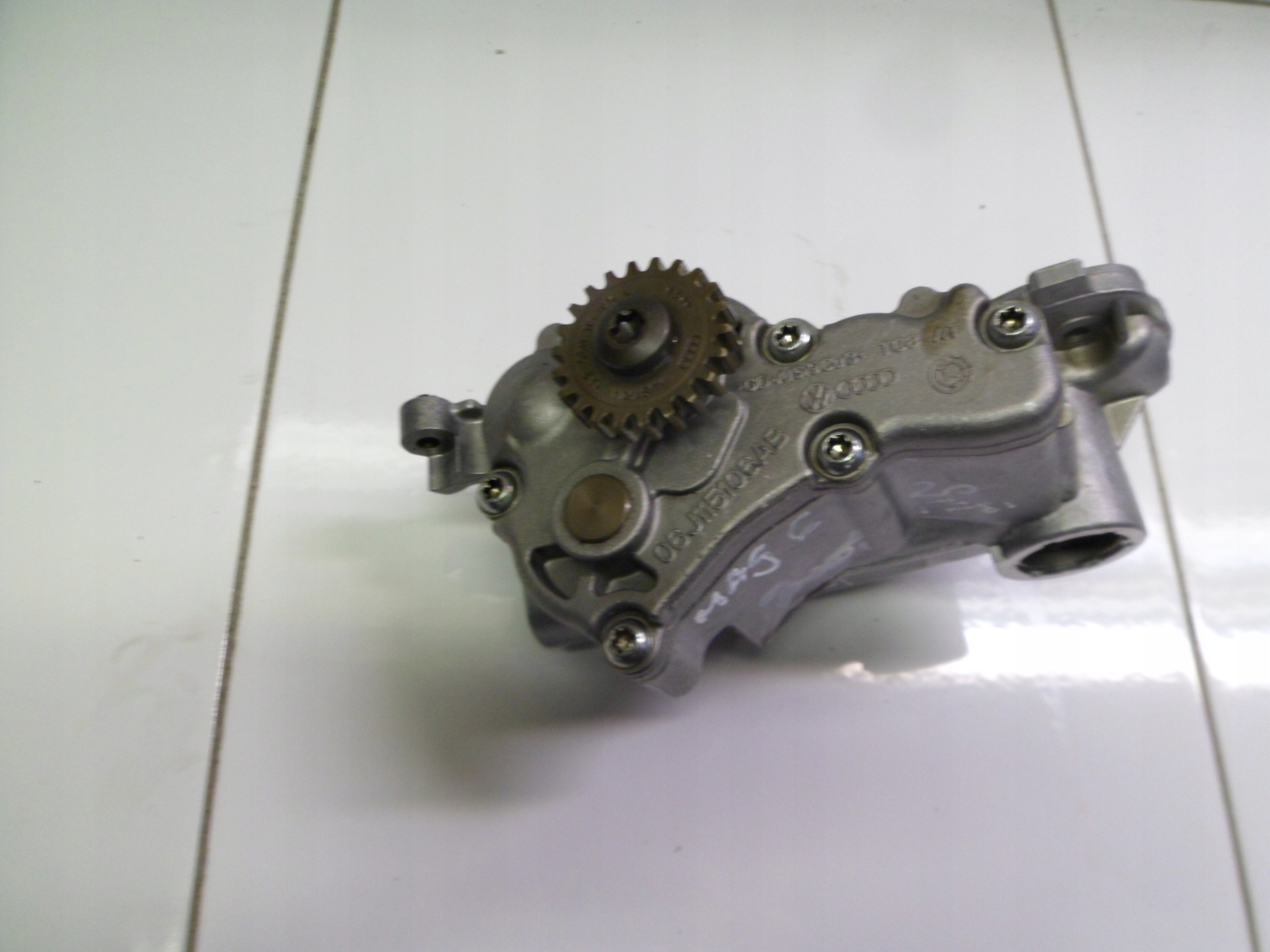 AUDI VW 1.8 2.0TFSI ölpumpe 06J115106AB
