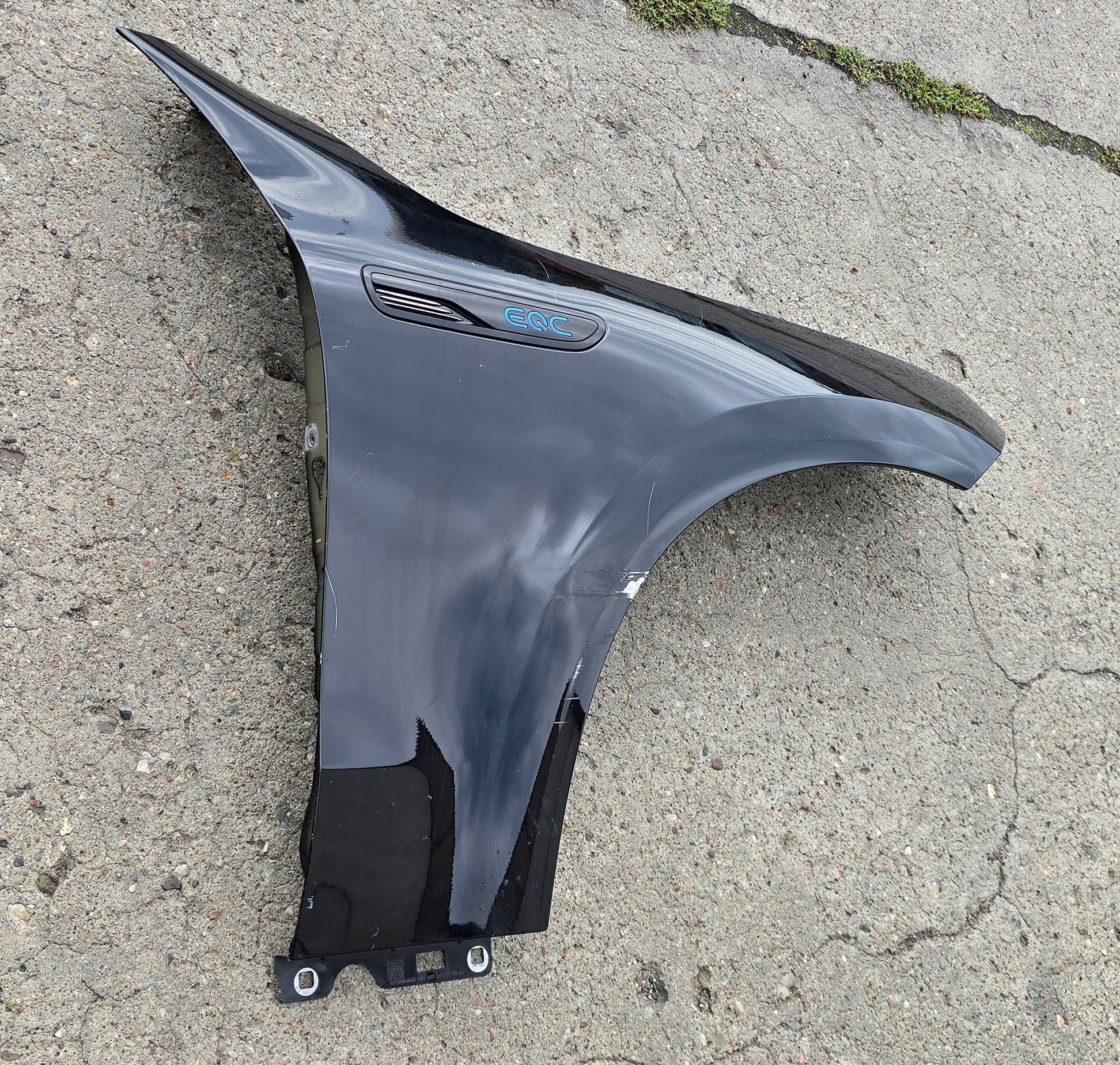Mercedes-Benz EQC a293 w293 front side right fender front right