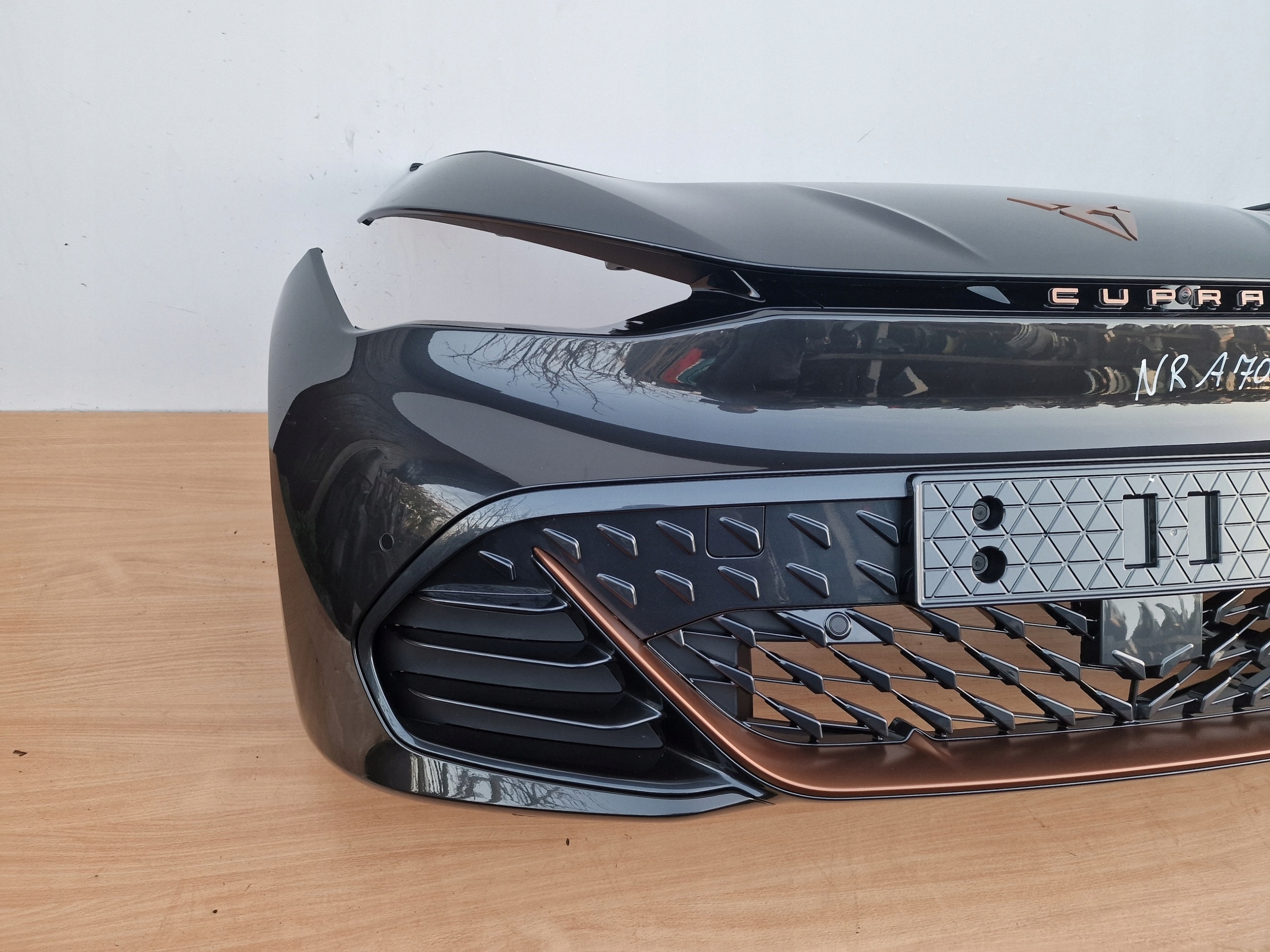 SEAT CUPRA BORN bumper front KAMERA RADAR KRATKI NRA70