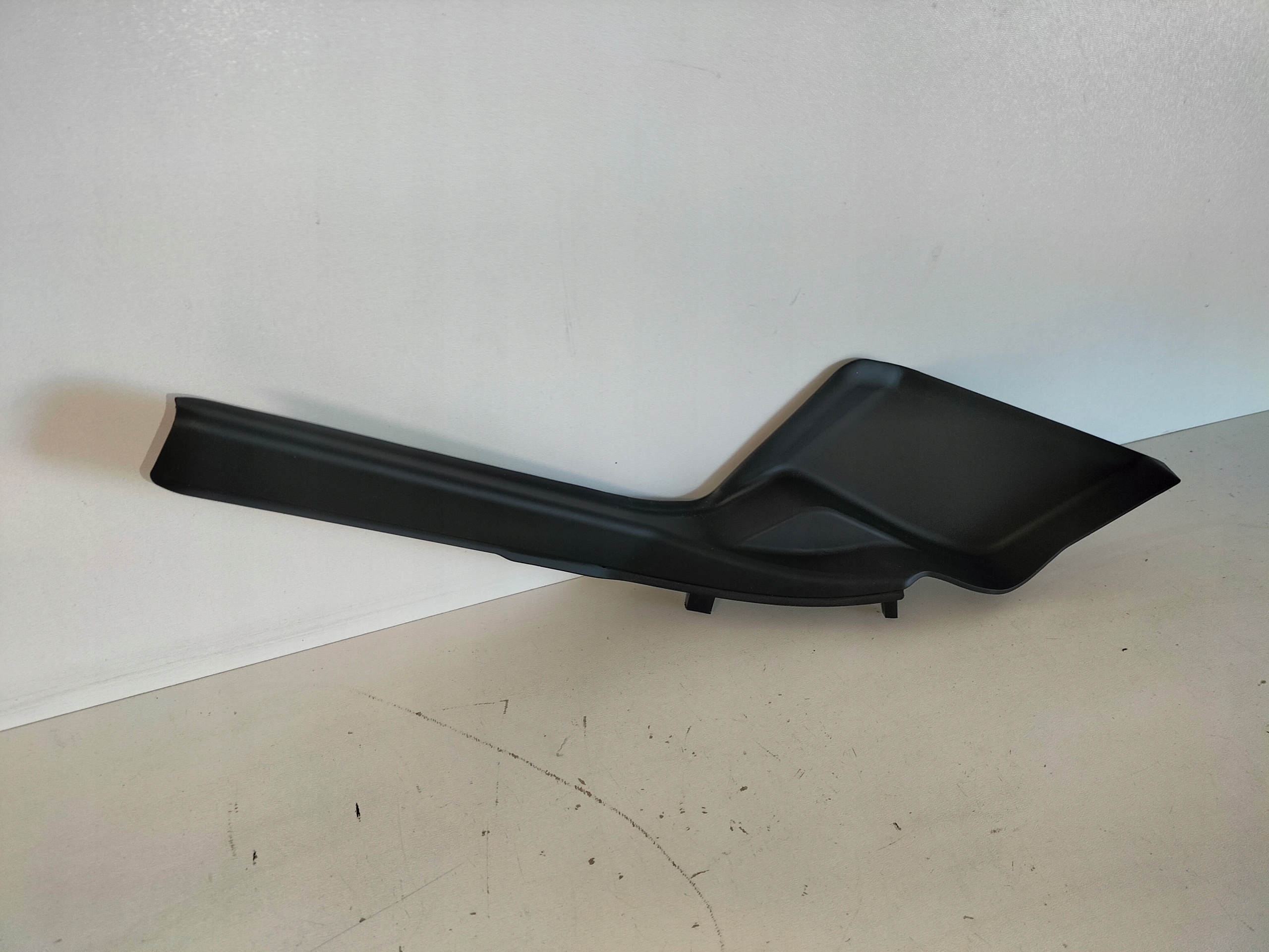 pipe end moulding under the window front right TOYOTA RAV4 RAV-4 V 18