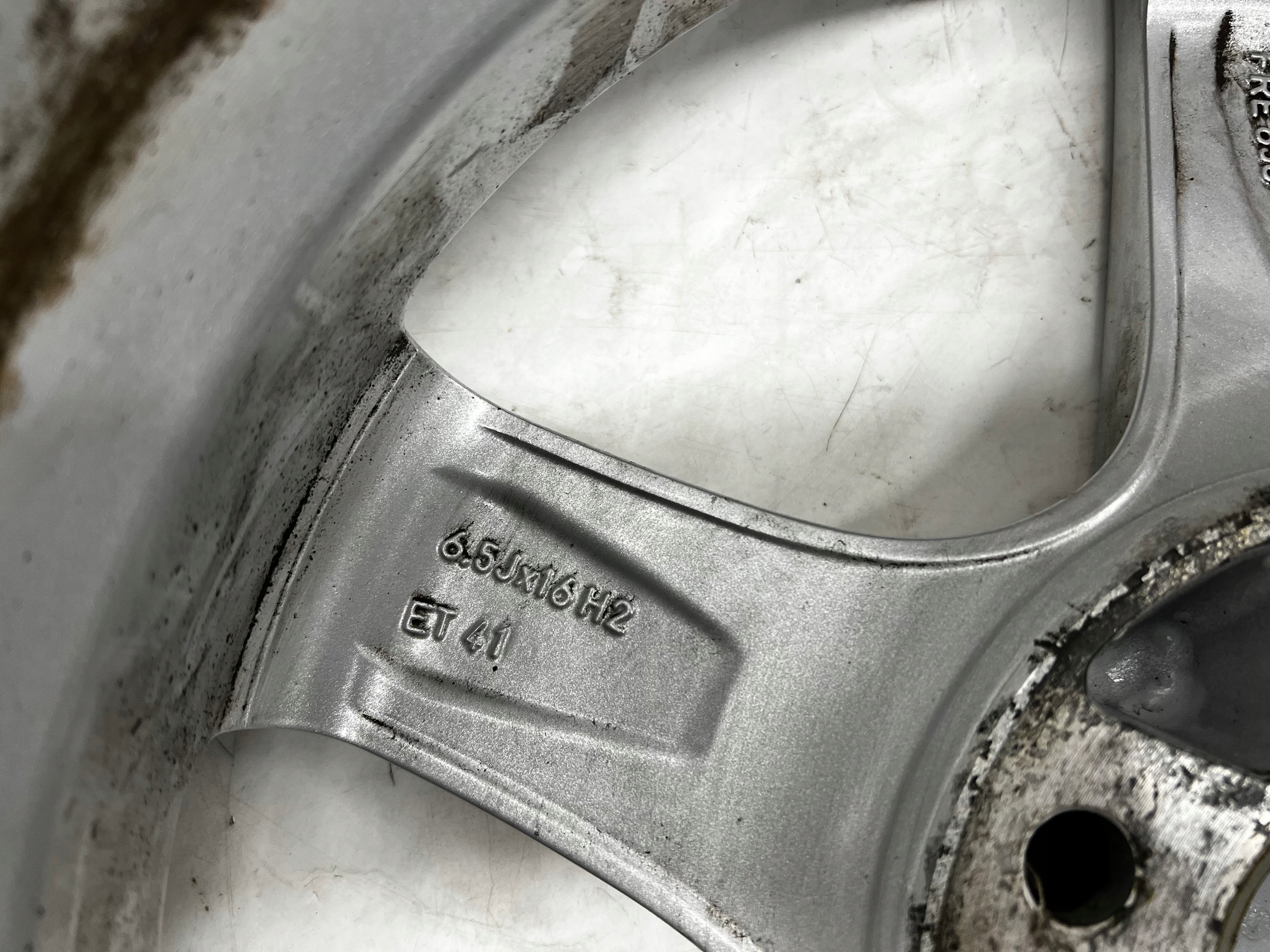 disk hliníkový KBA51526 ALUTEC 5X112 16 ET41